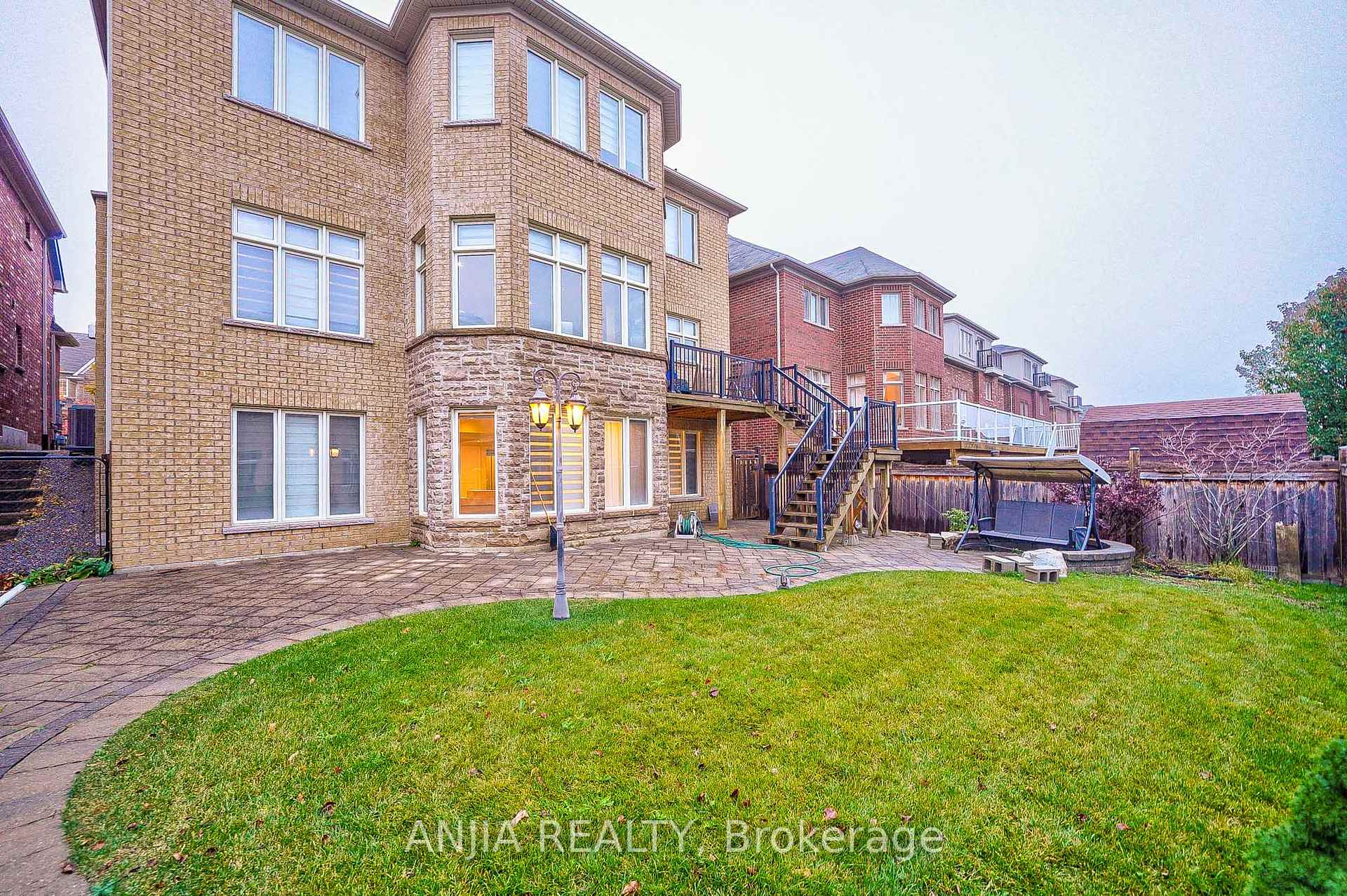 Photo 26 of 21 Royal West Road, Markham, Devil's Elbow — HOMEH