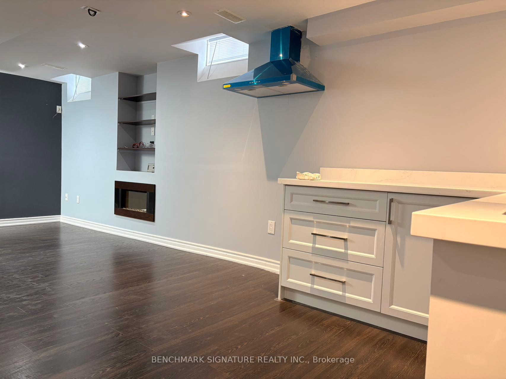 Photo 5 of 1 woodruff Road, Markham, Cachet — HOMEH