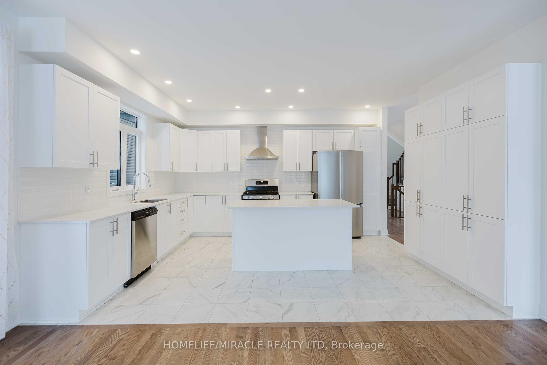 Photo 12 of 815 Wooler Place, Ottawa, Leitrim — HOMEH