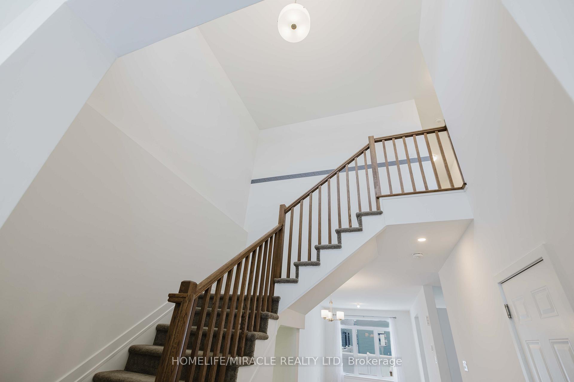 Photo 15 of 815 Wooler Place, Ottawa, Leitrim — HOMEH