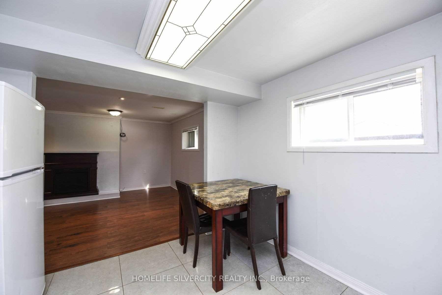 Photo 6 of 300 Royal Salisbury Way, Brampton, Madoc — HOMEH
