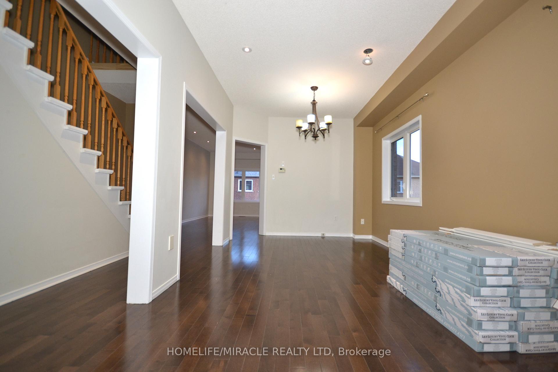 Photo 7 of 29 Portrush Trail, Brampton, Credit Valley — HOMEH