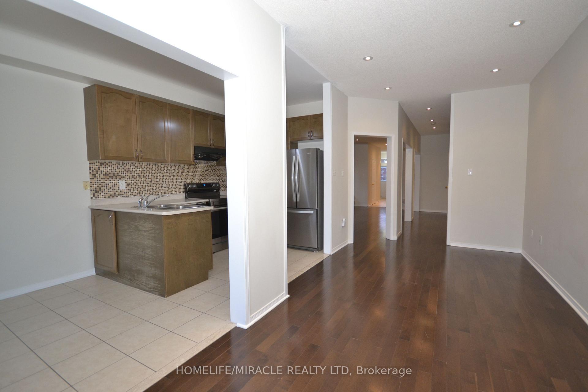 Photo 11 of 29 Portrush Trail, Brampton, Credit Valley — HOMEH