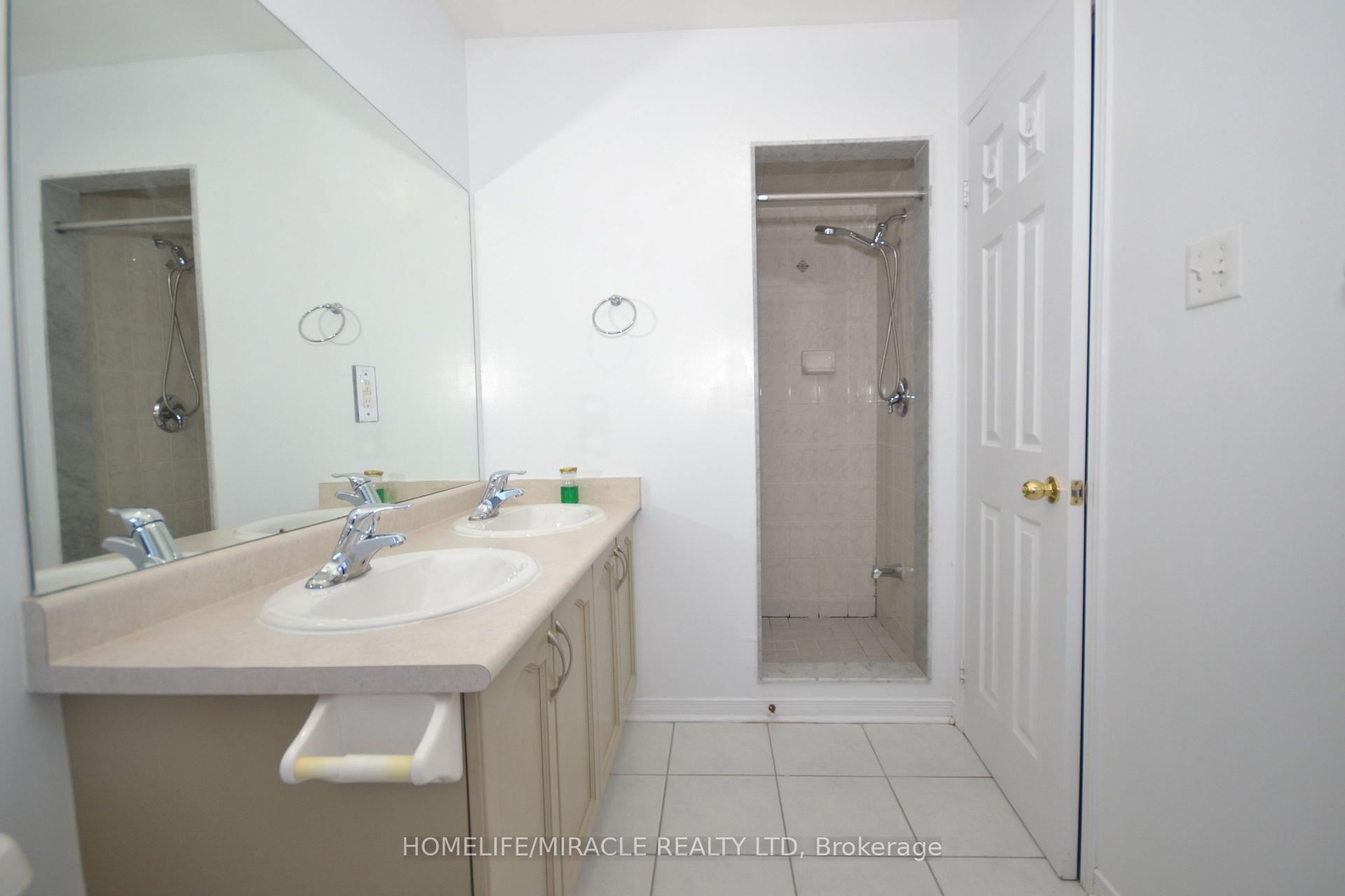 Photo 17 of 29 Portrush Trail, Brampton, Credit Valley — HOMEH
