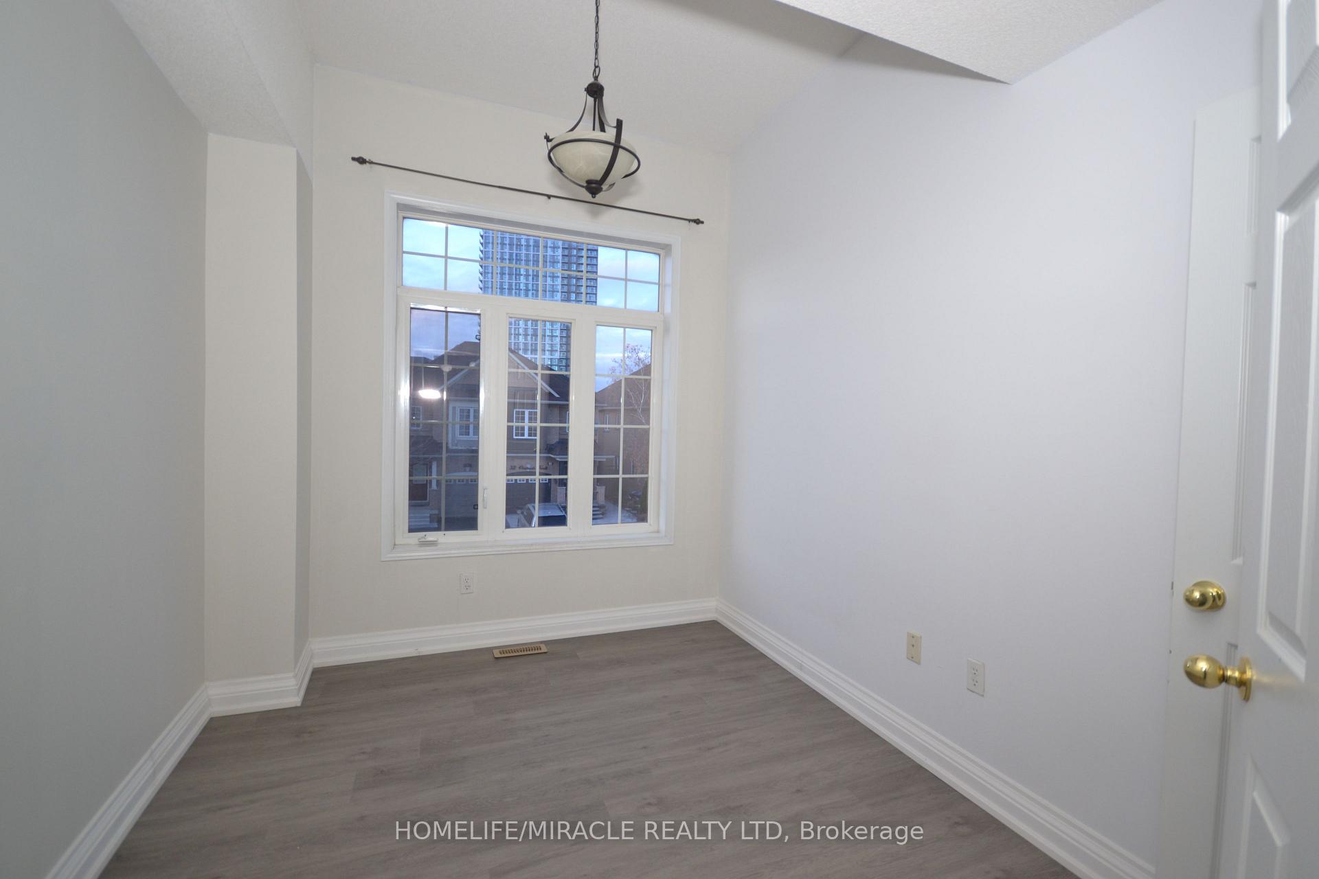 Photo 20 of 29 Portrush Trail, Brampton, Credit Valley — HOMEH