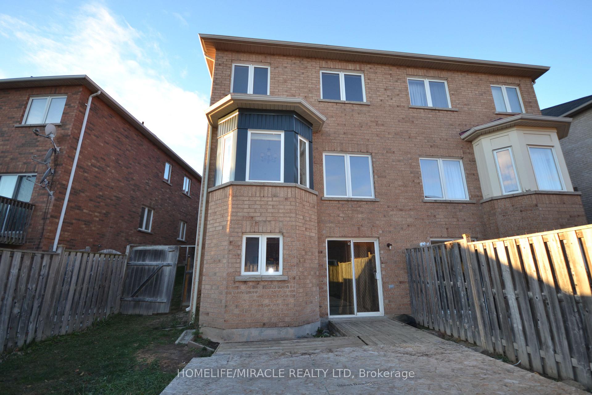 Photo 28 of 29 Portrush Trail, Brampton, Credit Valley — HOMEH