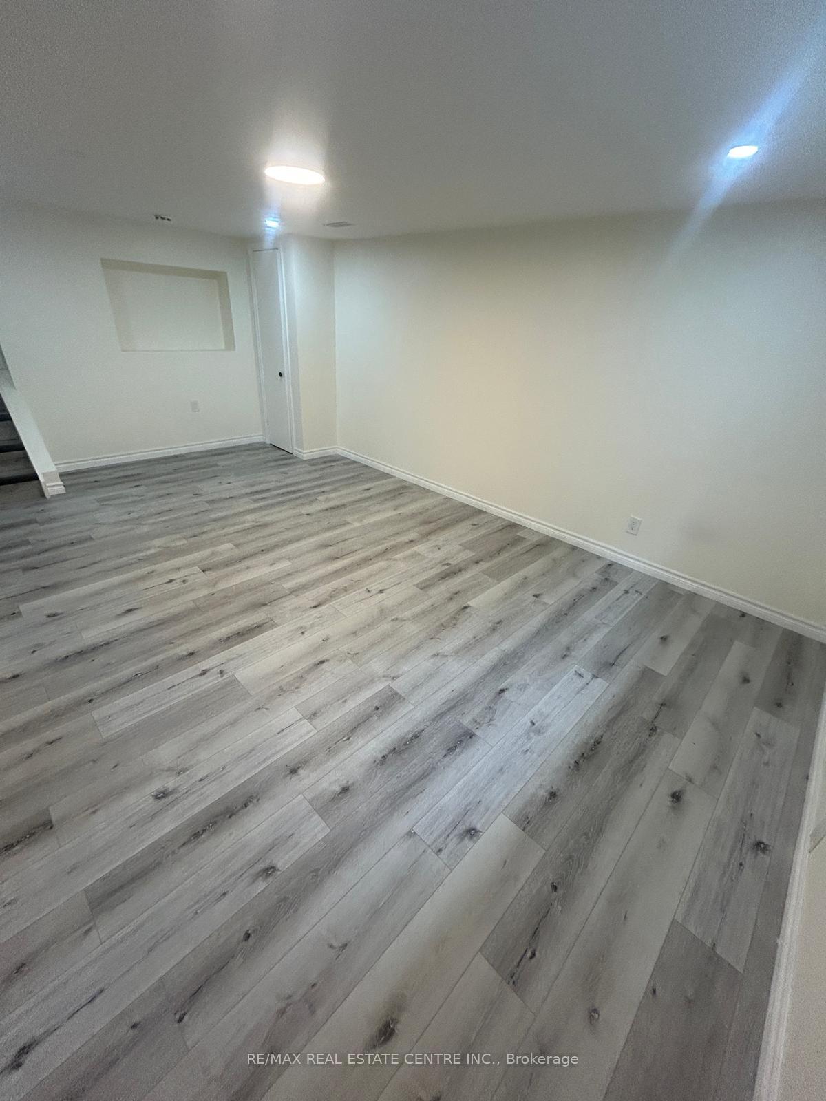 Photo 7 of Unit Lower, 10 San Remo Drive, Hamilton, Mountview — HOMEH