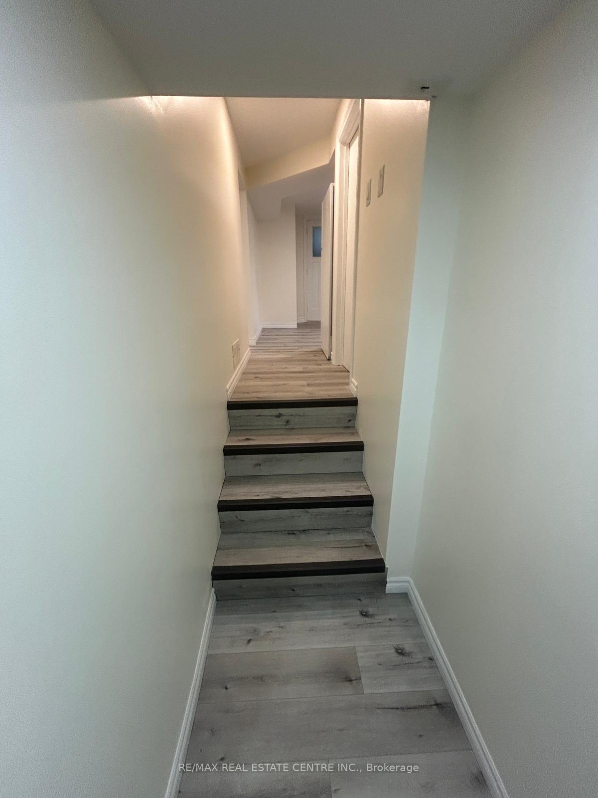 Photo 9 of Unit Lower, 10 San Remo Drive, Hamilton, Mountview — HOMEH