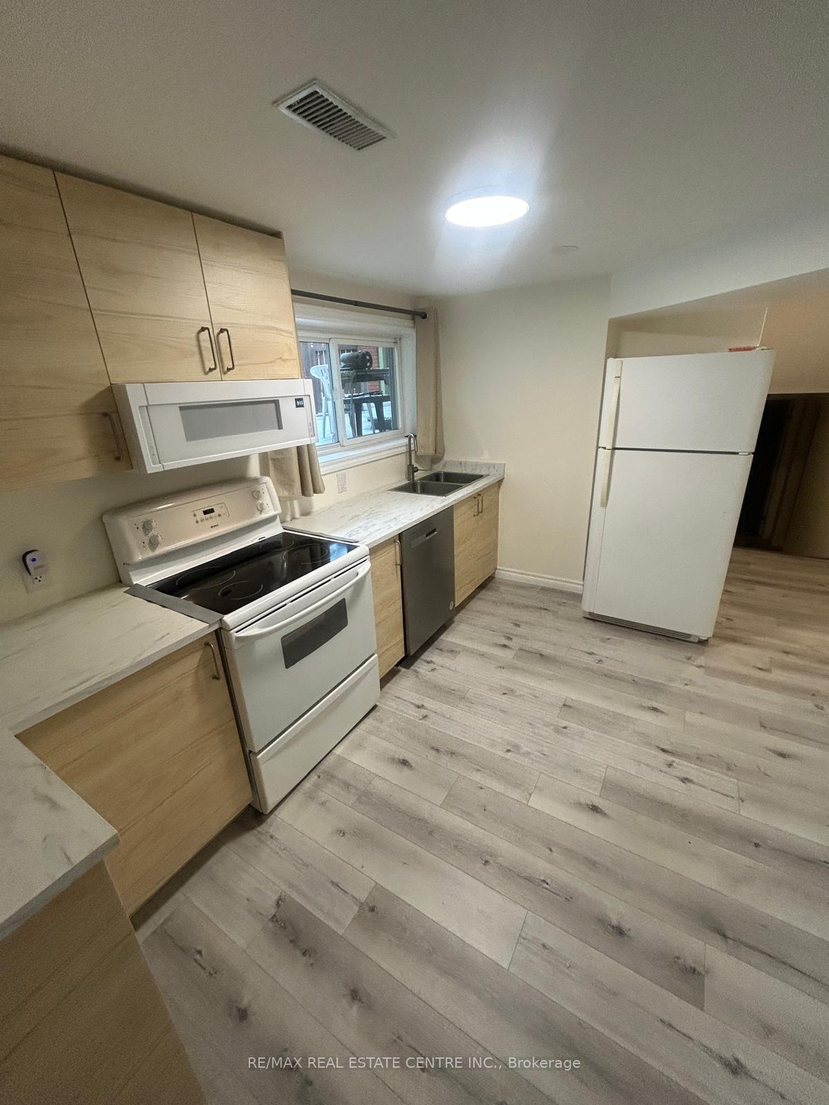 Photo 11 of Unit Lower, 10 San Remo Drive, Hamilton, Mountview — HOMEH