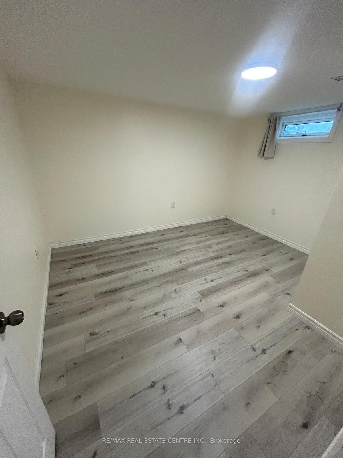 Photo 16 of Unit Lower, 10 San Remo Drive, Hamilton, Mountview — HOMEH
