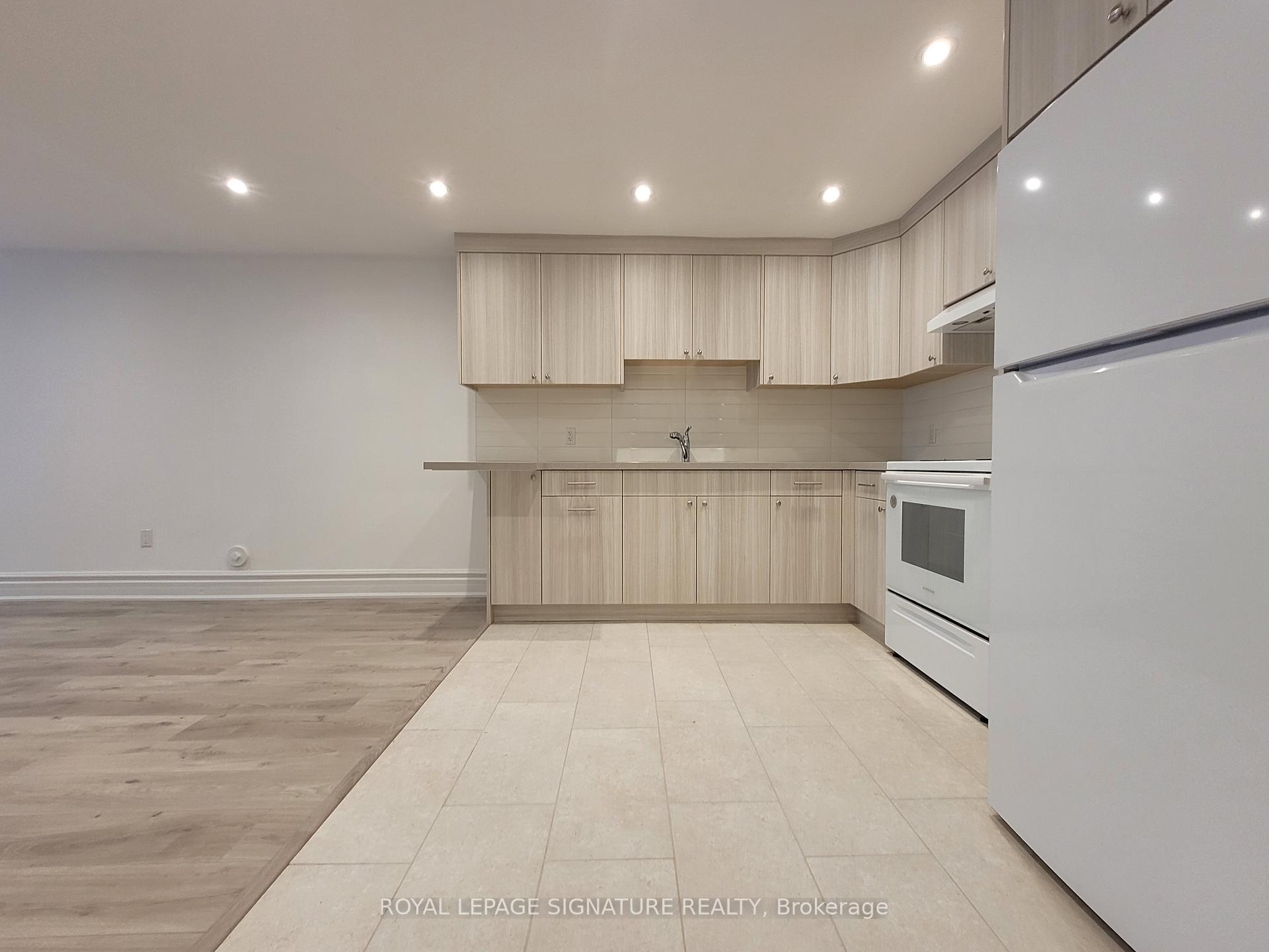 Photo 7 of Unit Lower, 18 Coxwell Avenue, Toronto, Greenwood-Coxwell — HOMEH
