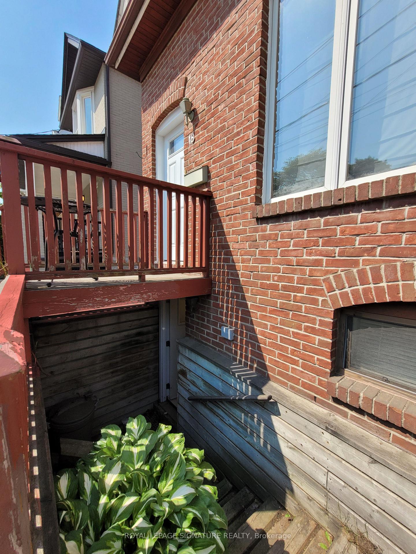 Photo 16 of Unit Lower, 18 Coxwell Avenue, Toronto, Greenwood-Coxwell — HOMEH