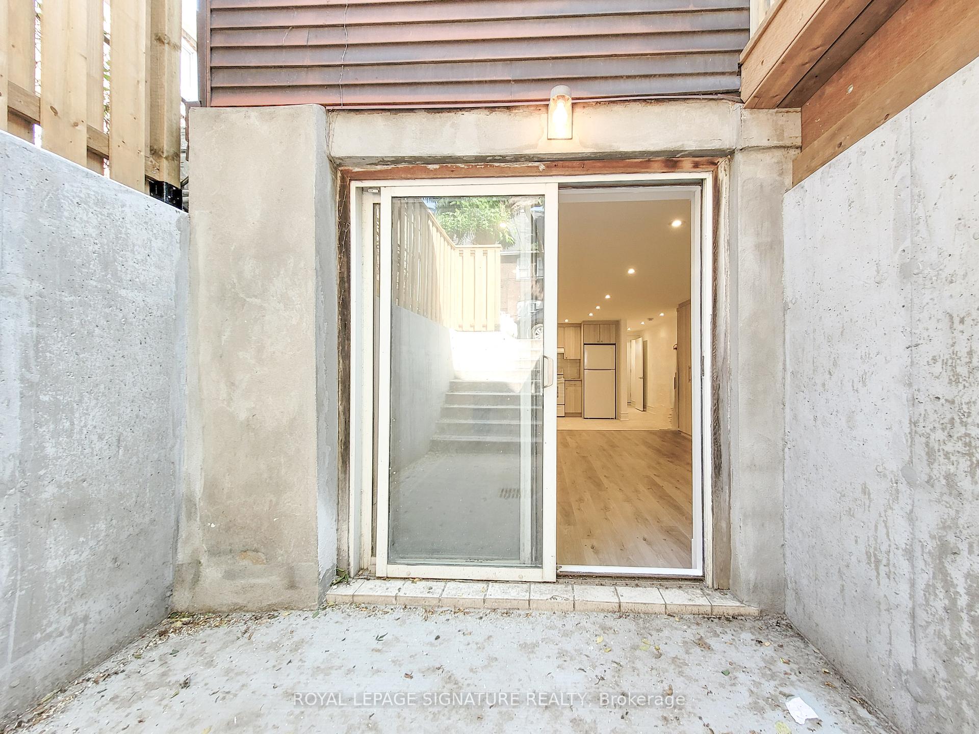 Photo 17 of Unit Lower, 18 Coxwell Avenue, Toronto, Greenwood-Coxwell — HOMEH