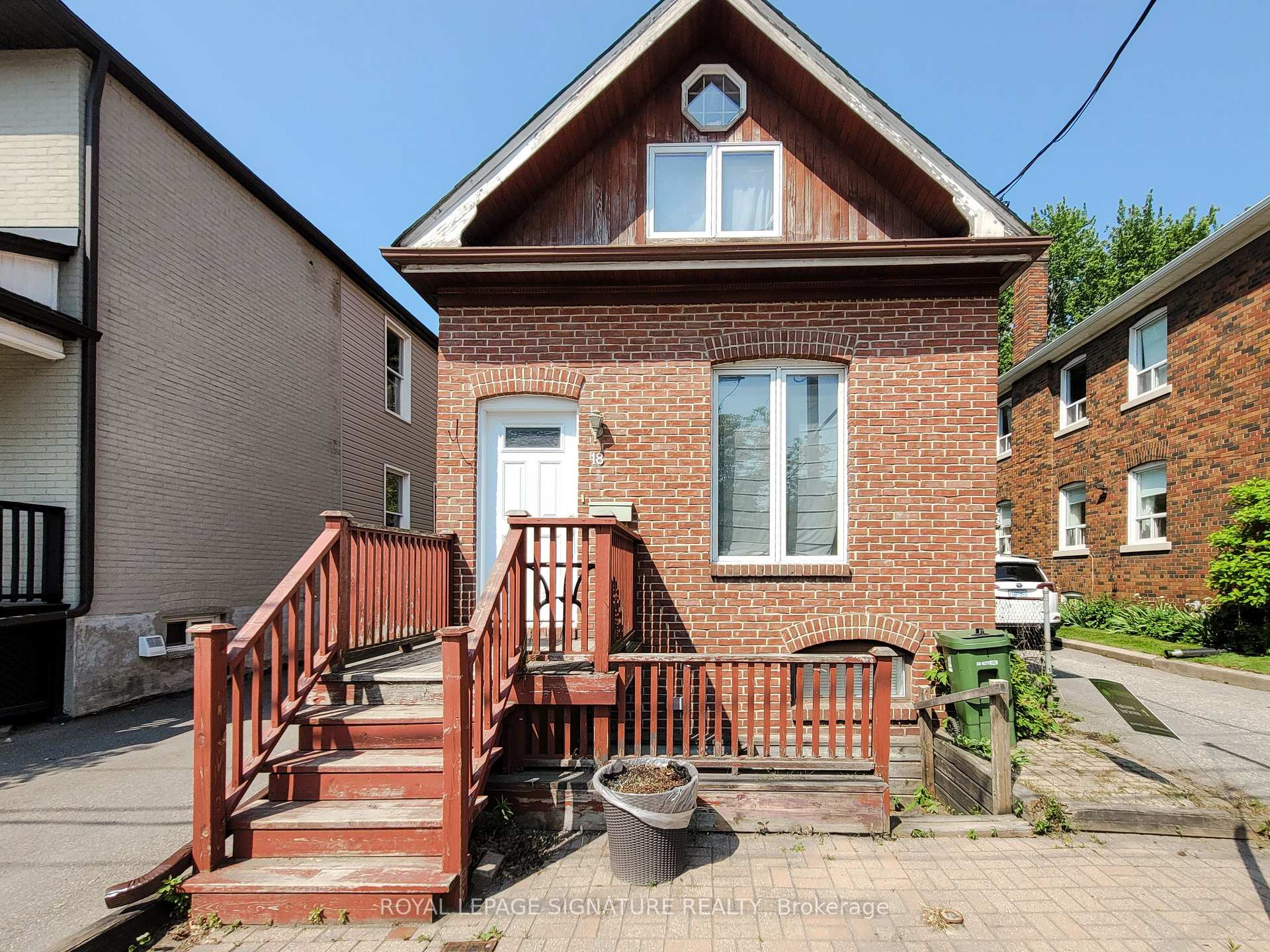 Photo 19 of Unit Lower, 18 Coxwell Avenue, Toronto, Greenwood-Coxwell — HOMEH
