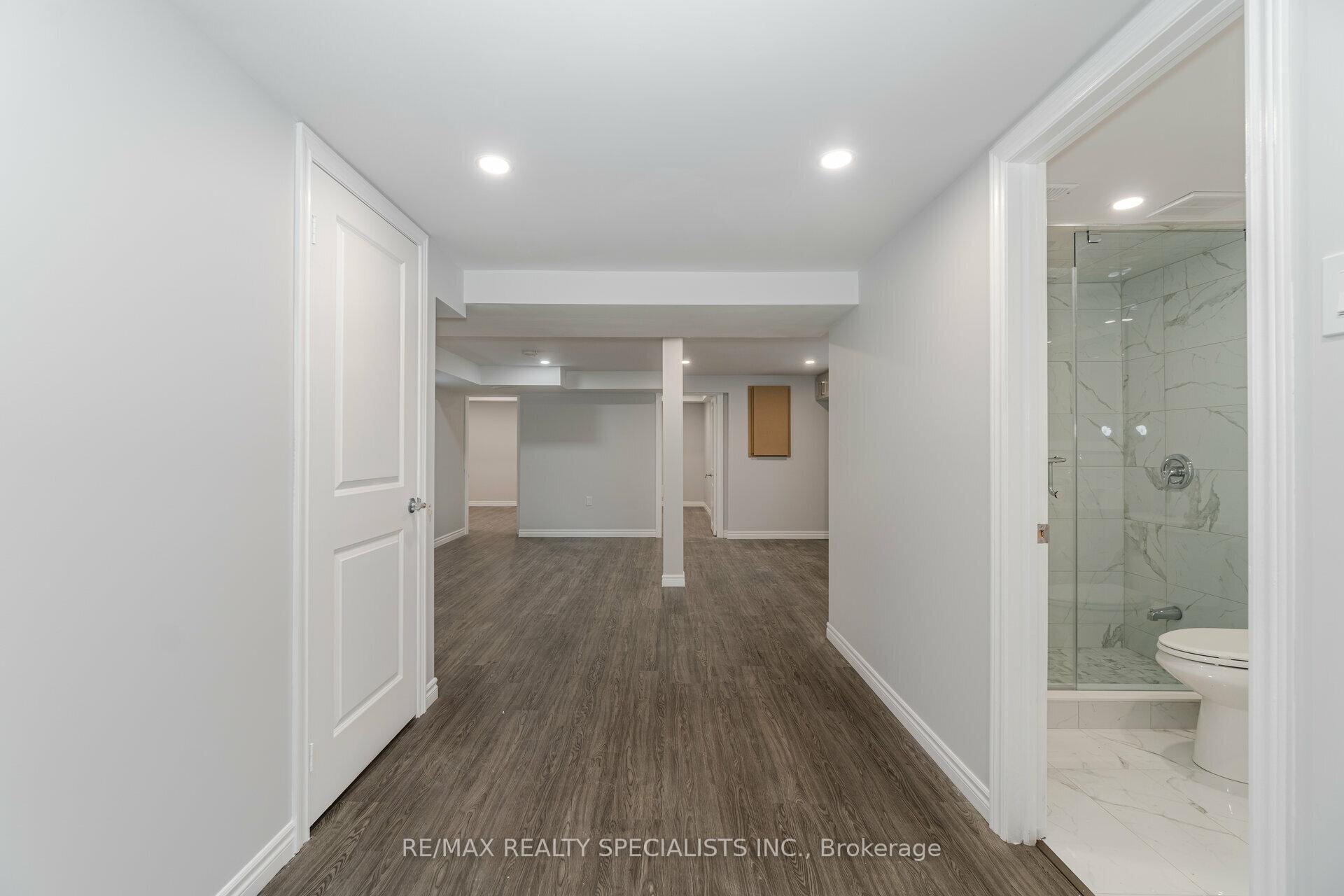 Photo 4 of Unit 3, 9 Frances Avenue, Hamilton, Lakeshore — HOMEH