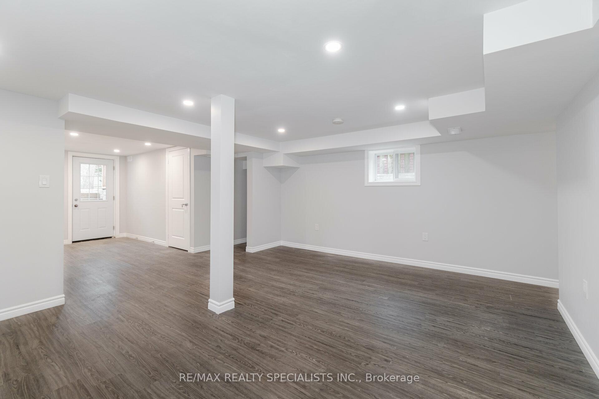 Photo 8 of Unit 3, 9 Frances Avenue, Hamilton, Lakeshore — HOMEH