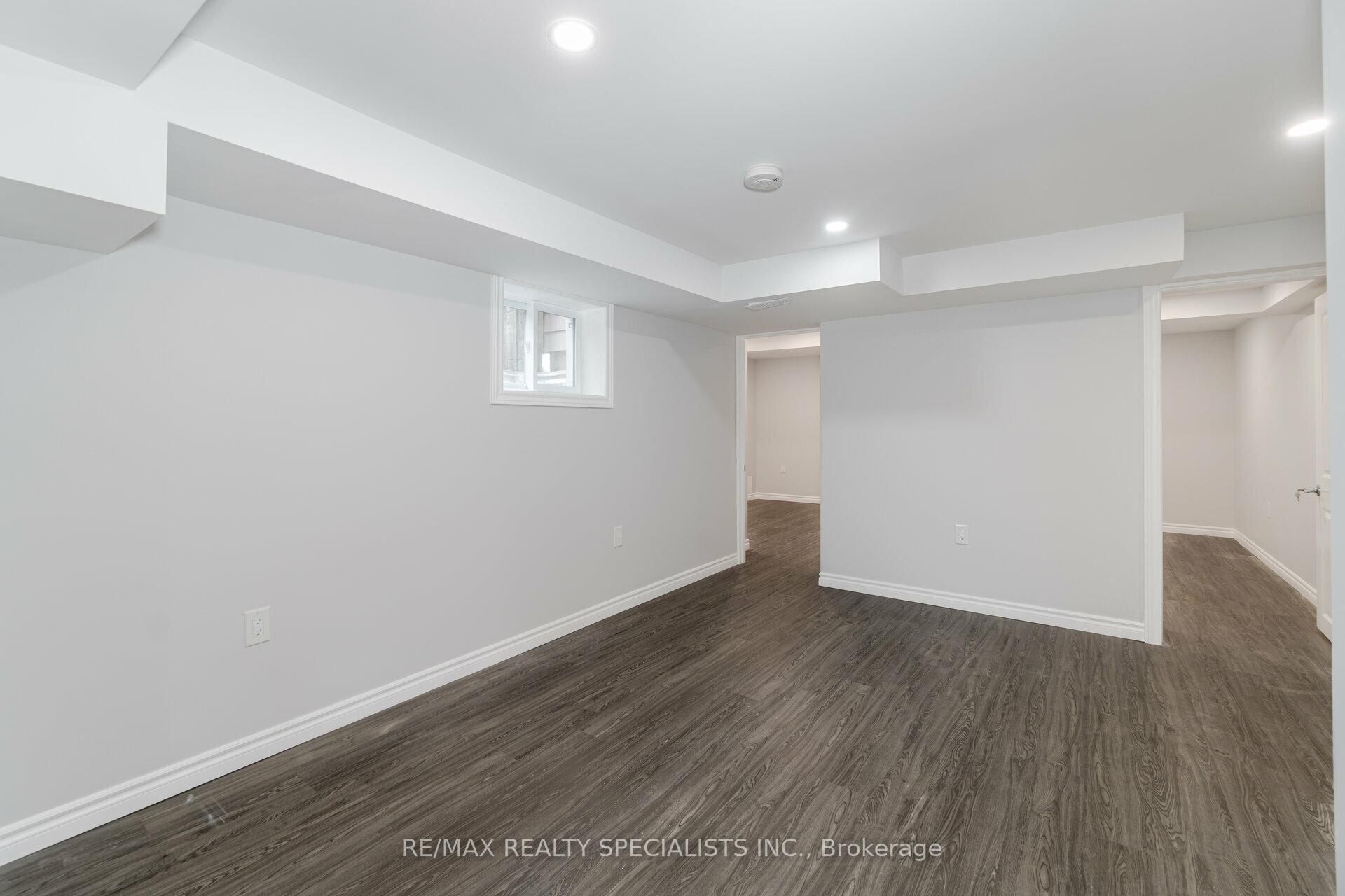 Photo 11 of Unit 3, 9 Frances Avenue, Hamilton, Lakeshore — HOMEH