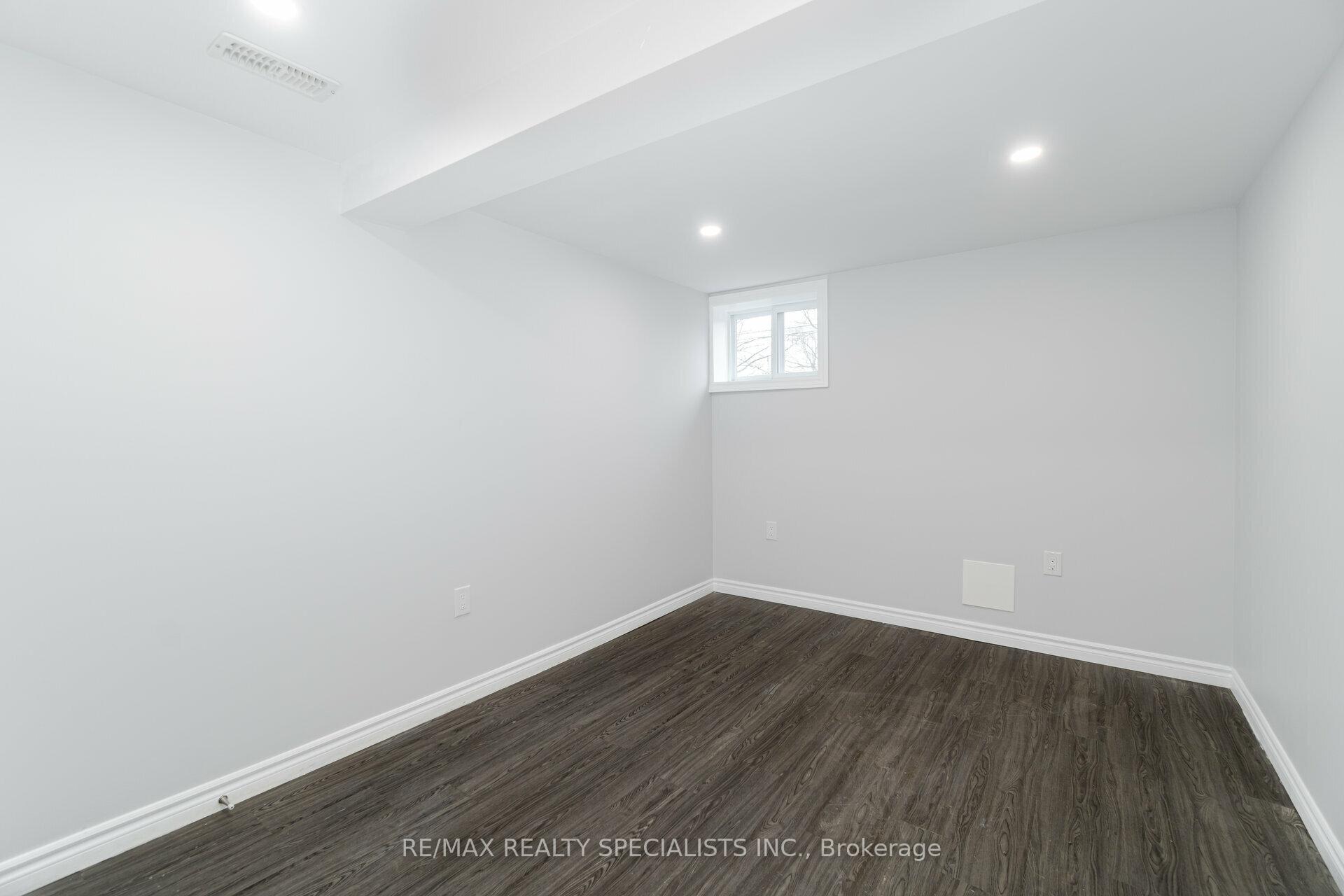 Photo 13 of Unit 3, 9 Frances Avenue, Hamilton, Lakeshore — HOMEH