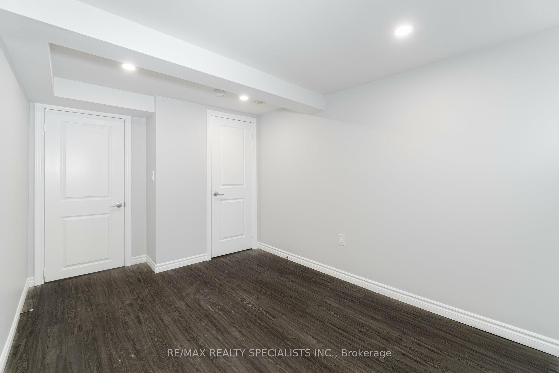 Photo 14 of Unit 3, 9 Frances Avenue, Hamilton, Lakeshore — HOMEH