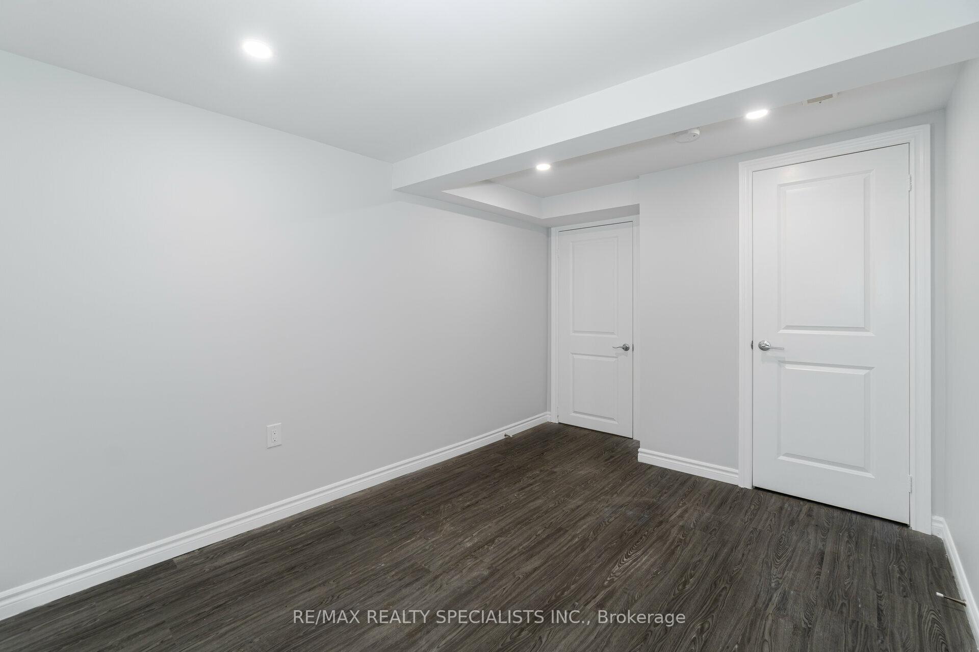 Photo 15 of Unit 3, 9 Frances Avenue, Hamilton, Lakeshore — HOMEH