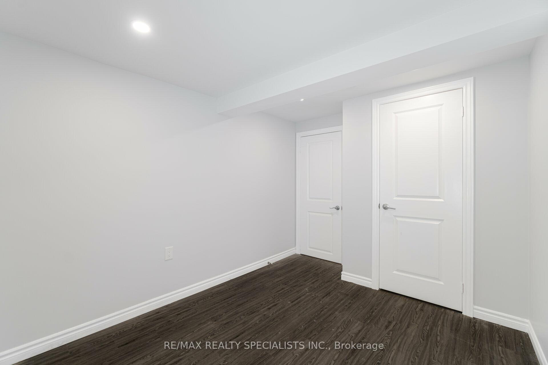 Photo 17 of Unit 3, 9 Frances Avenue, Hamilton, Lakeshore — HOMEH