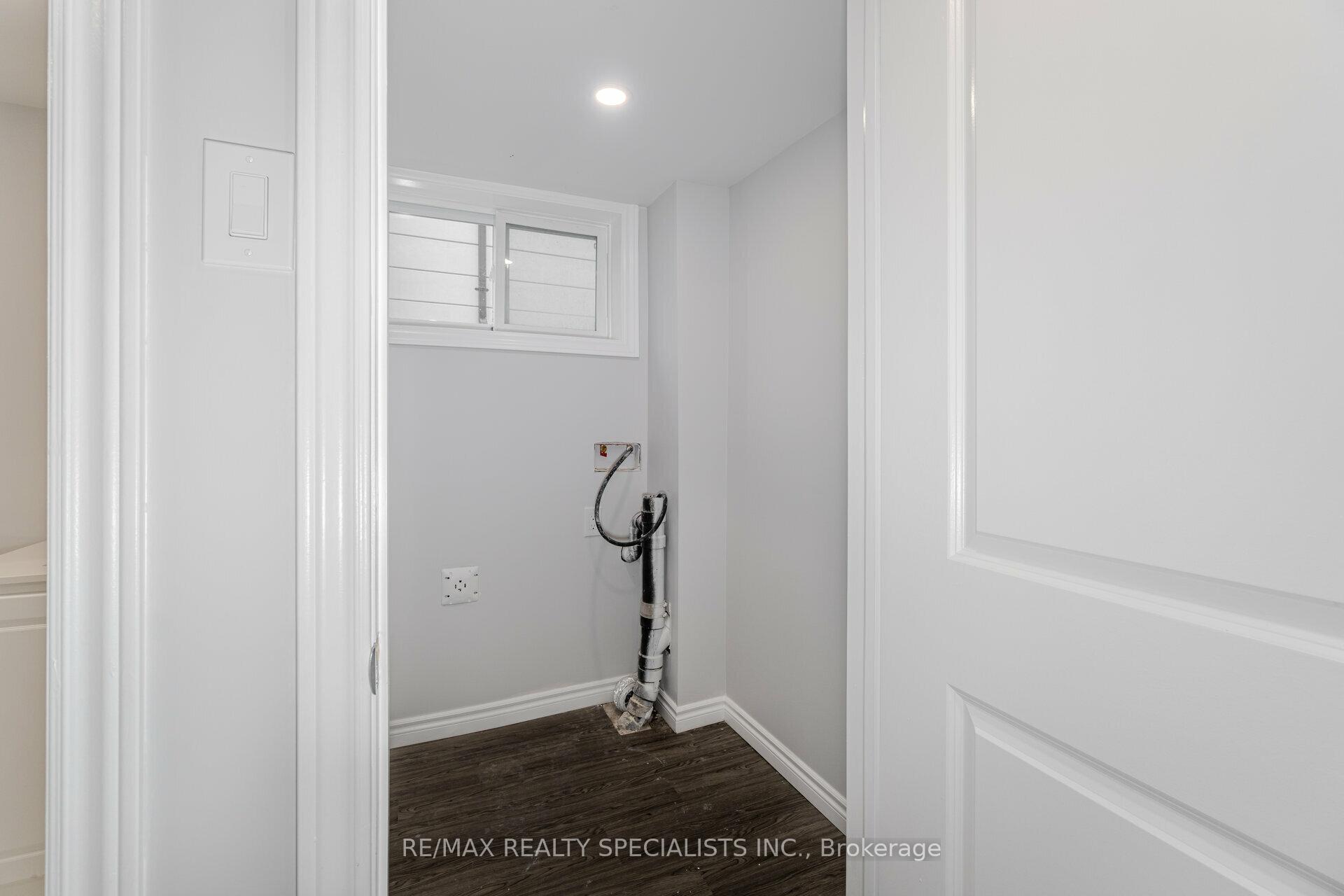 Photo 18 of Unit 3, 9 Frances Avenue, Hamilton, Lakeshore — HOMEH