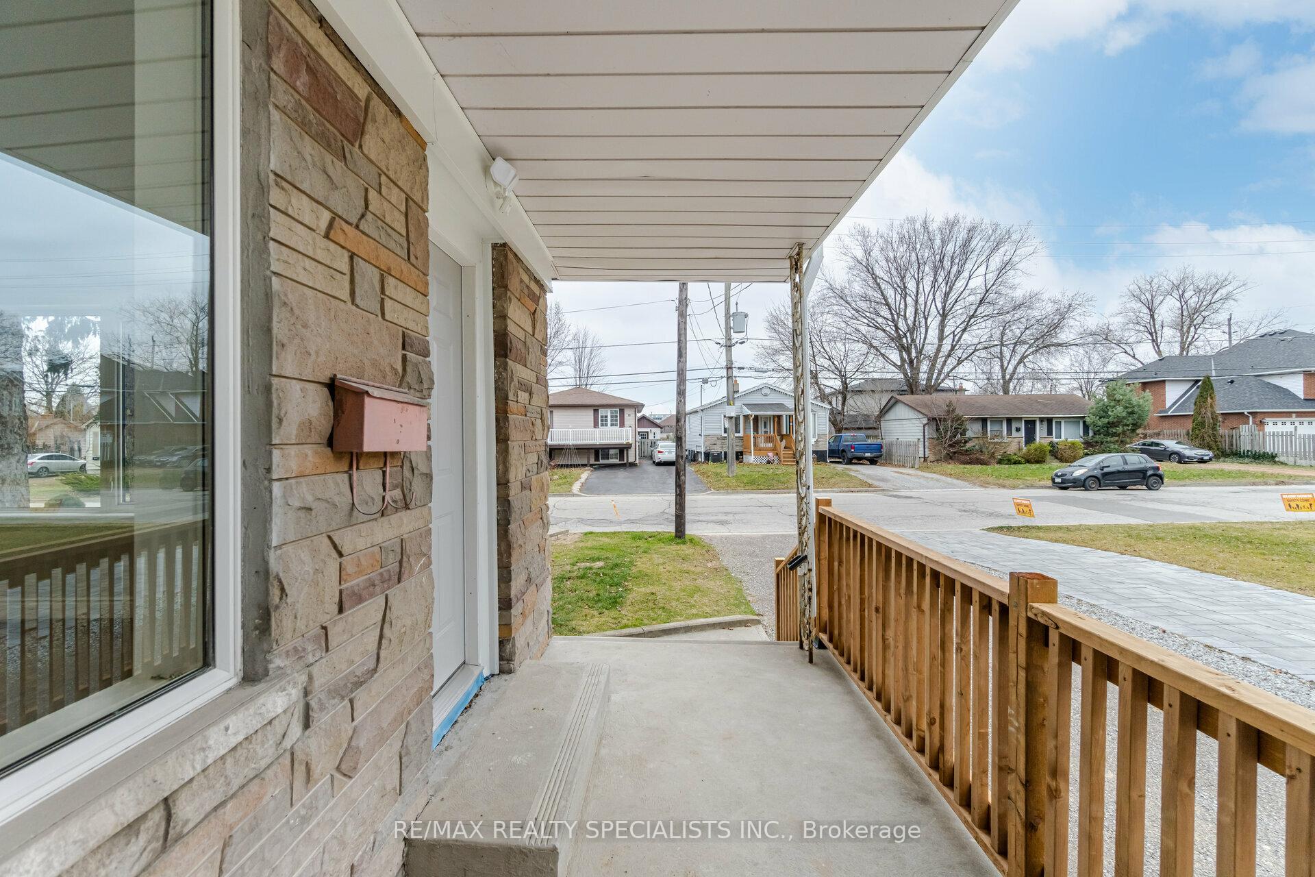 Photo 6 of Unit 1, 9 Frances Avenue, Hamilton, Lakeshore — HOMEH