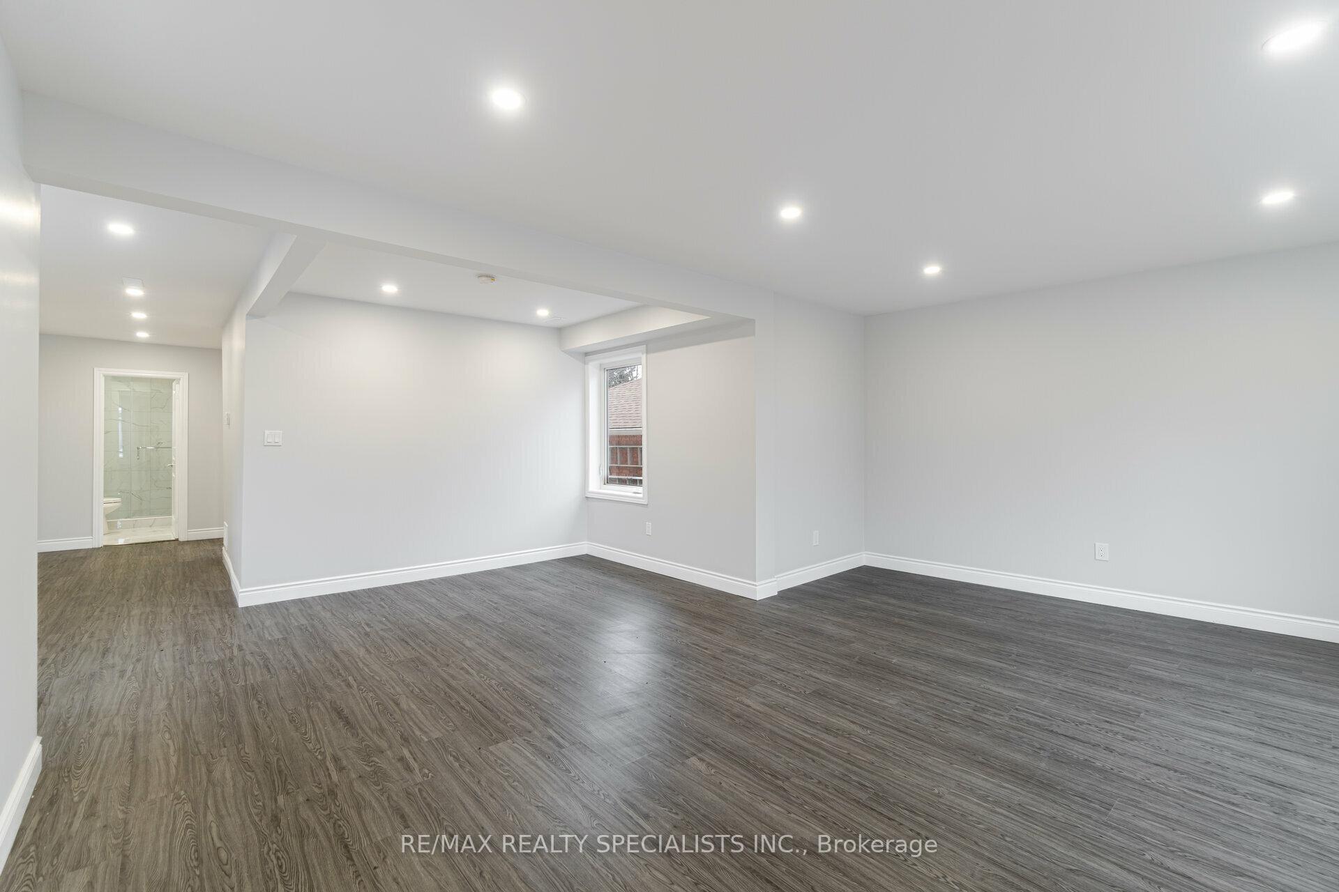Photo 8 of Unit 1, 9 Frances Avenue, Hamilton, Lakeshore — HOMEH