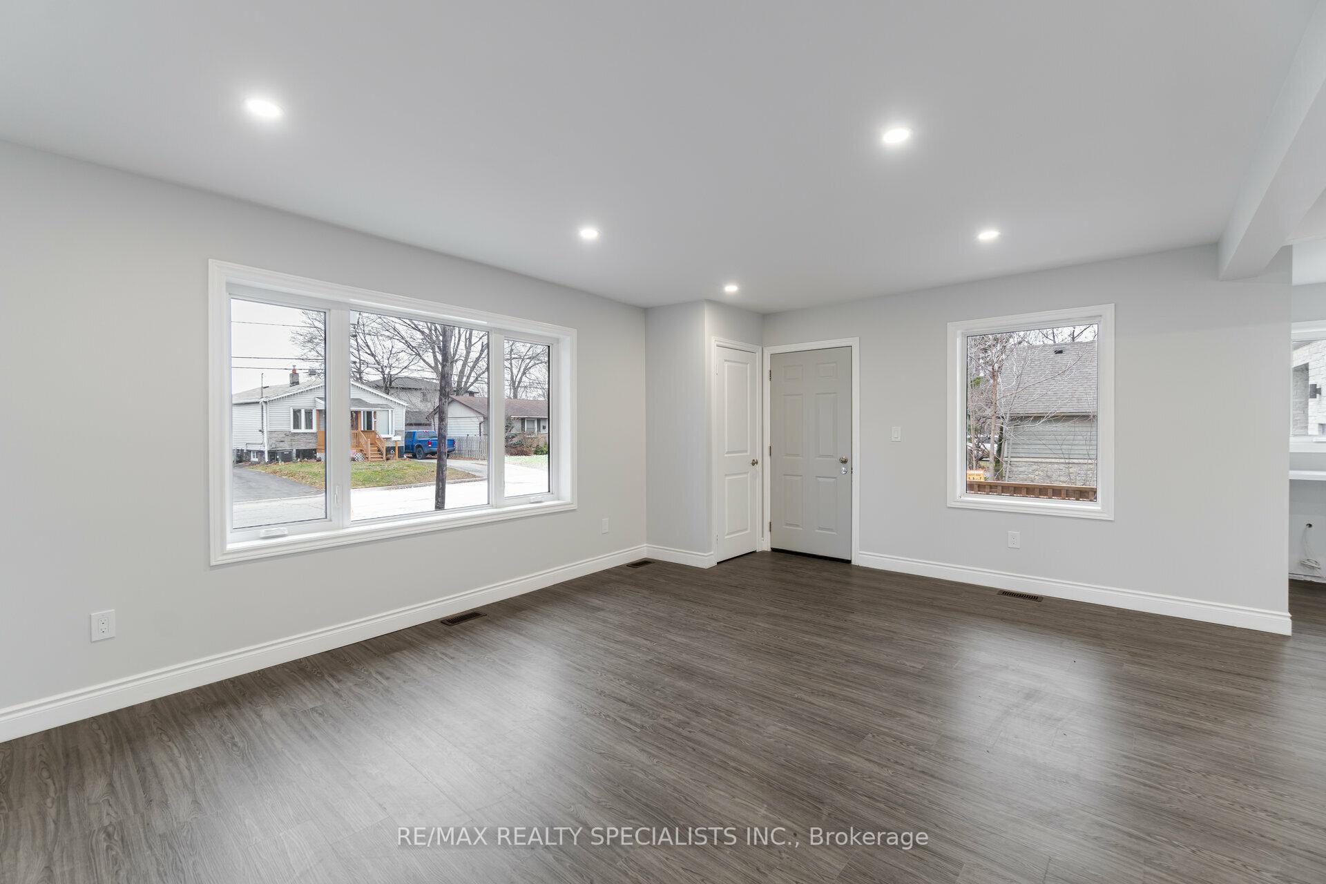 Photo 9 of Unit 1, 9 Frances Avenue, Hamilton, Lakeshore — HOMEH
