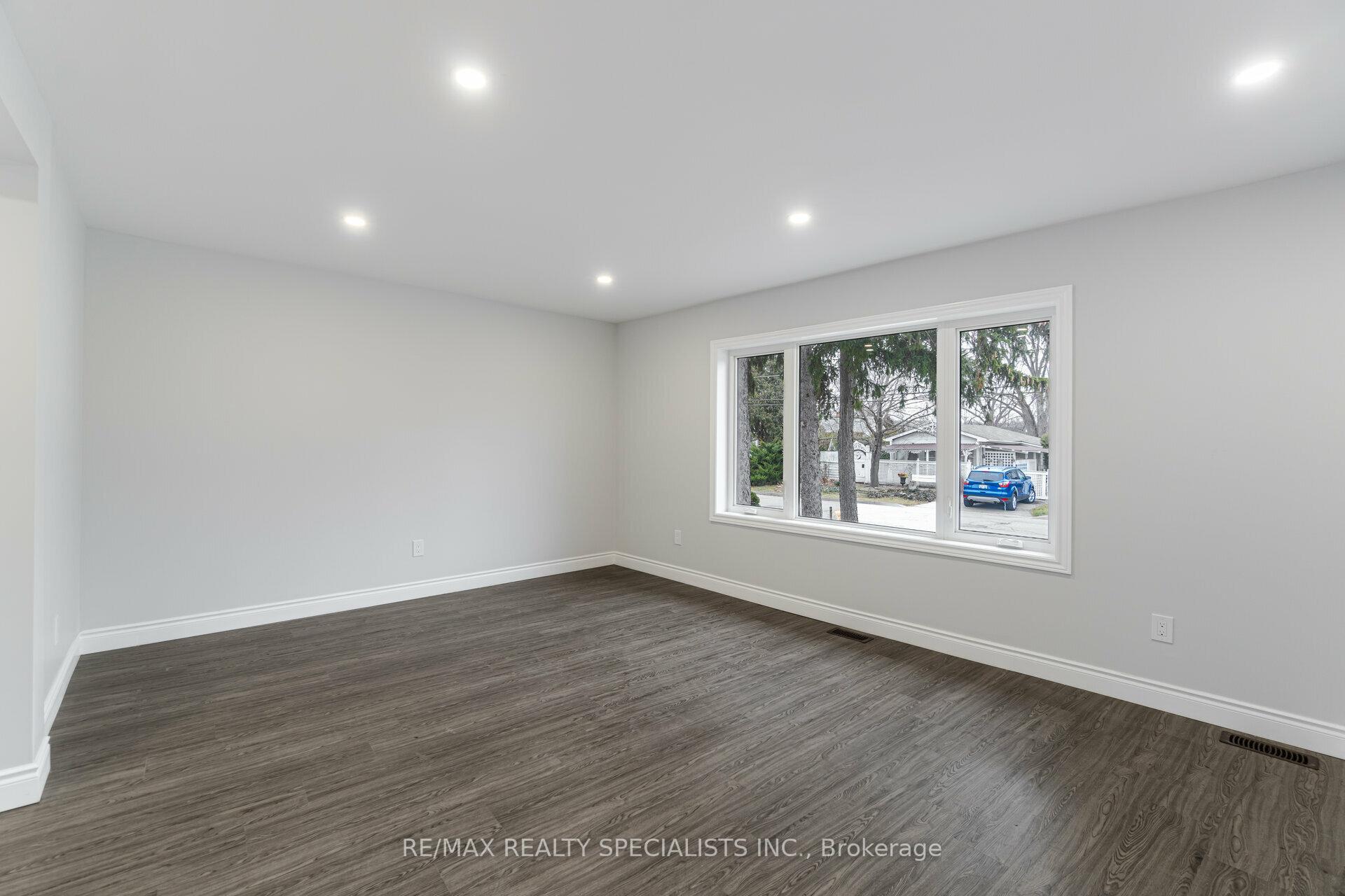 Photo 10 of Unit 1, 9 Frances Avenue, Hamilton, Lakeshore — HOMEH