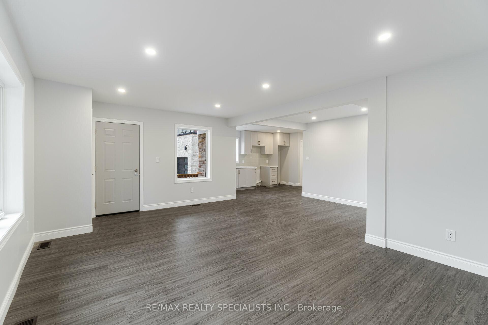 Photo 14 of Unit 1, 9 Frances Avenue, Hamilton, Lakeshore — HOMEH