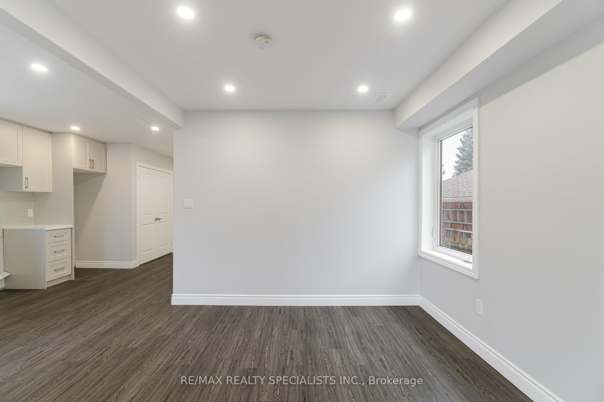 Photo 12 of Unit 1, 9 Frances Avenue, Hamilton, Lakeshore — HOMEH