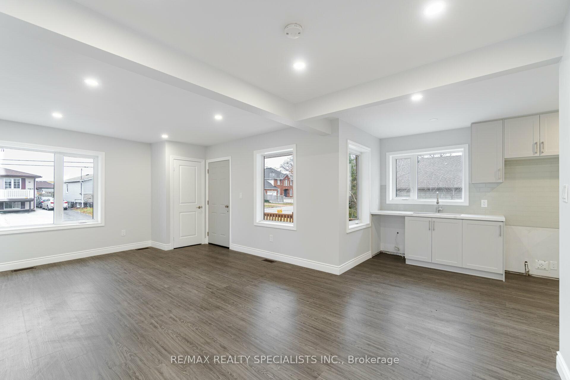 Photo 11 of Unit 1, 9 Frances Avenue, Hamilton, Lakeshore — HOMEH