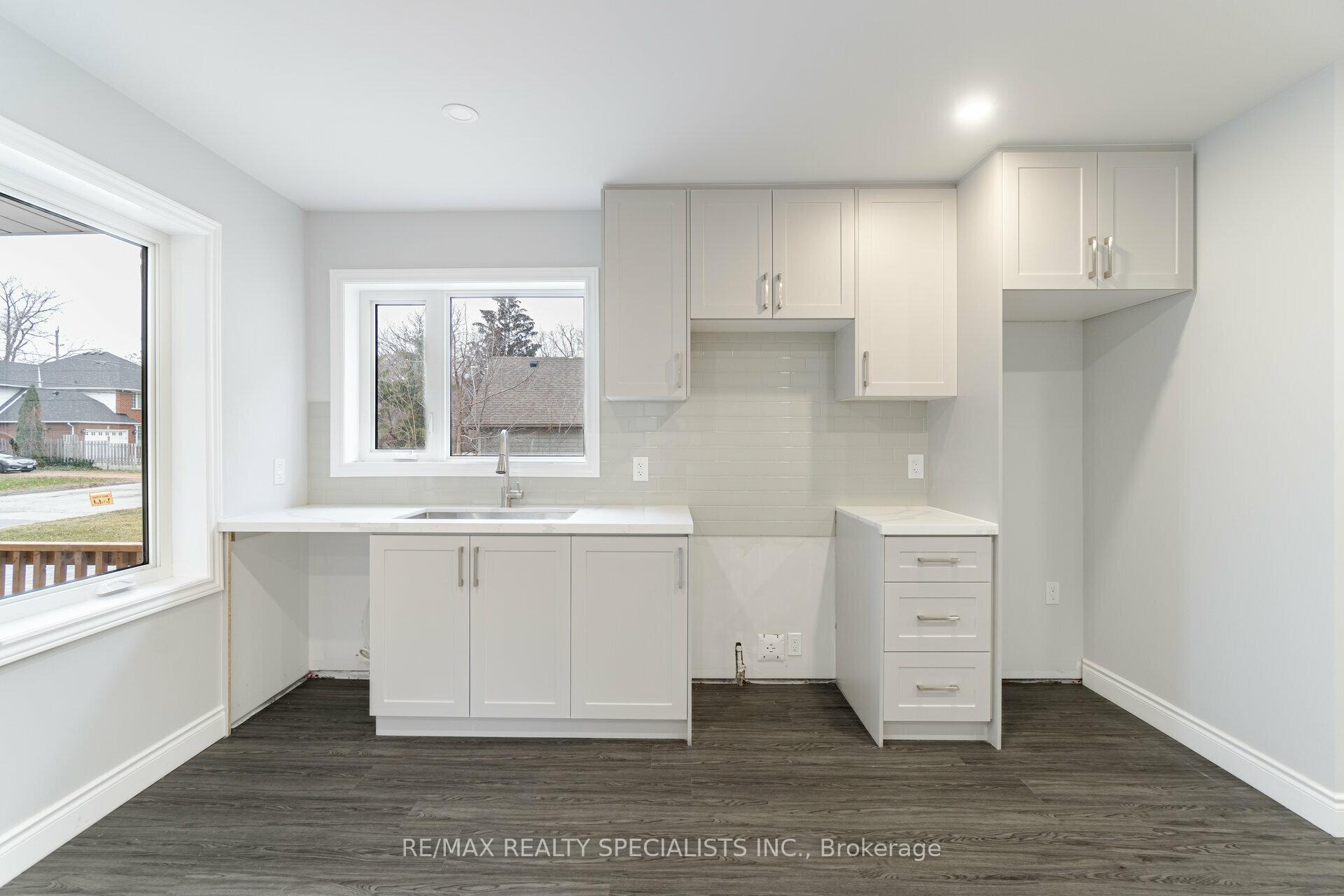 Photo 16 of Unit 1, 9 Frances Avenue, Hamilton, Lakeshore — HOMEH