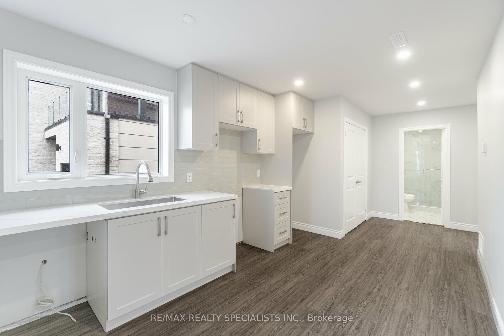 Photo 17 of Unit 1, 9 Frances Avenue, Hamilton, Lakeshore — HOMEH
