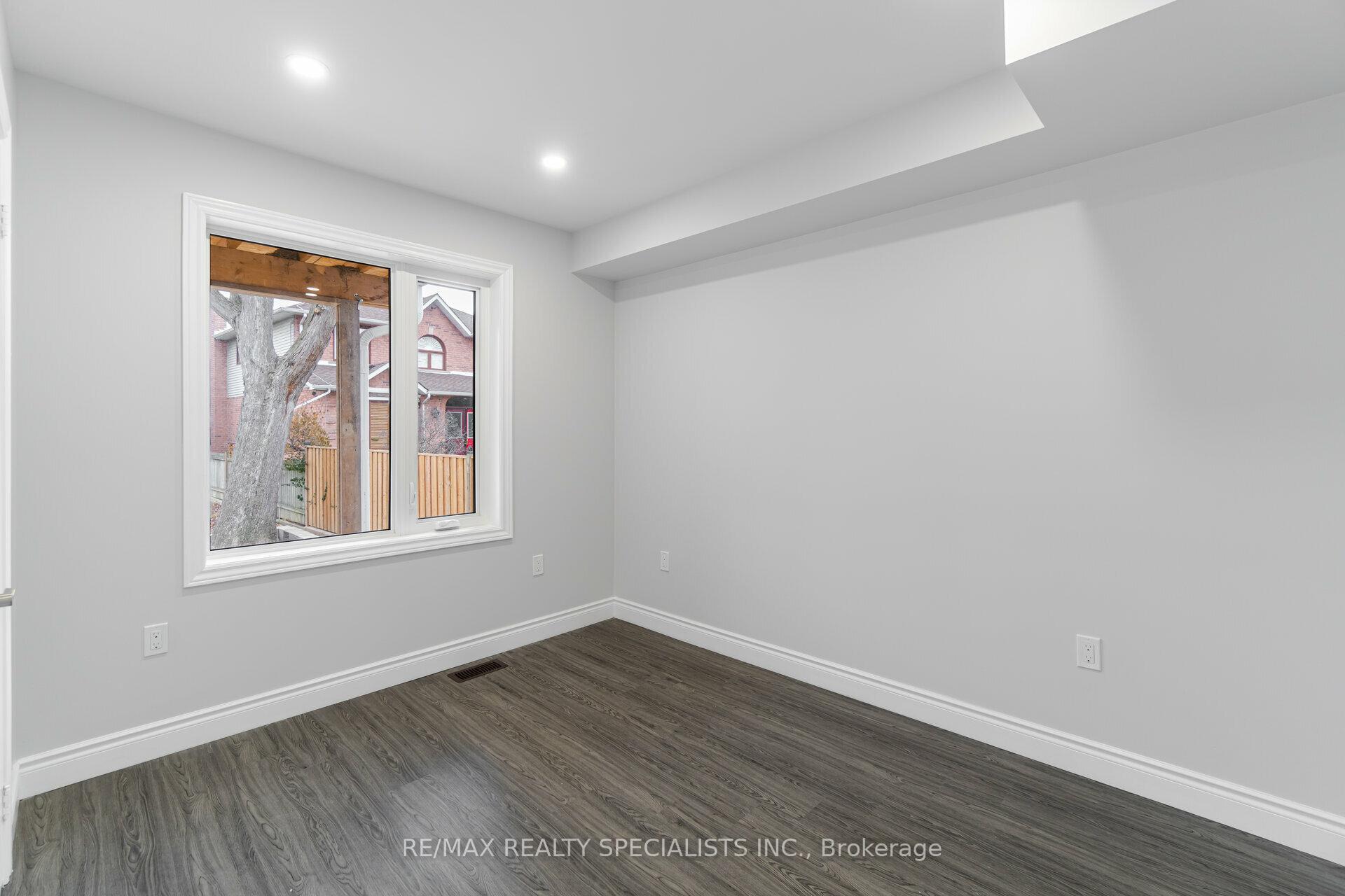 Photo 19 of Unit 1, 9 Frances Avenue, Hamilton, Lakeshore — HOMEH