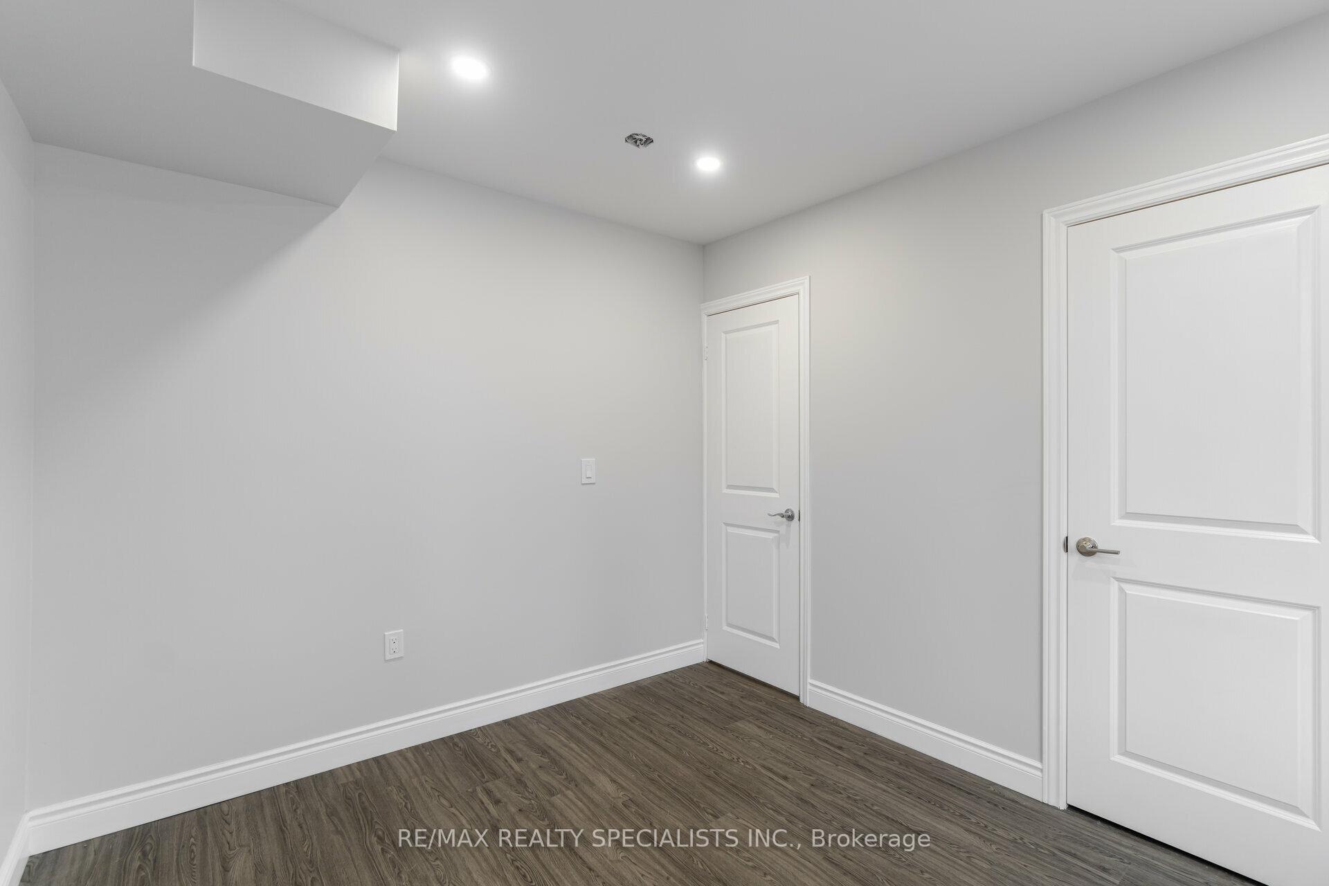 Photo 21 of Unit 1, 9 Frances Avenue, Hamilton, Lakeshore — HOMEH