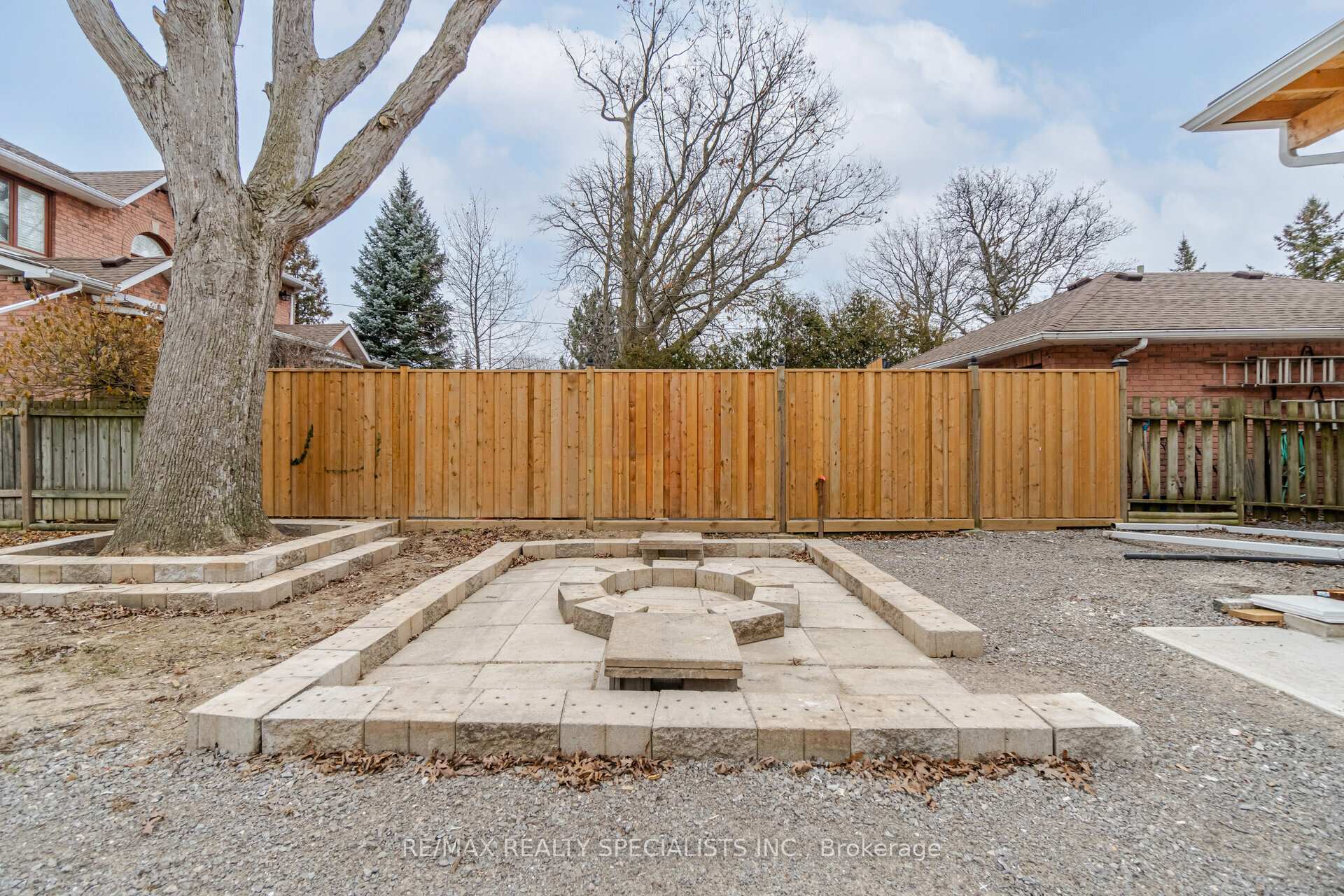 Photo 27 of Unit 1, 9 Frances Avenue, Hamilton, Lakeshore — HOMEH