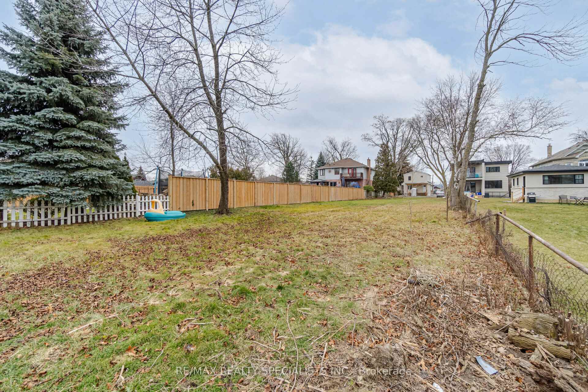 Photo 31 of Unit 1, 9 Frances Avenue, Hamilton, Lakeshore — HOMEH