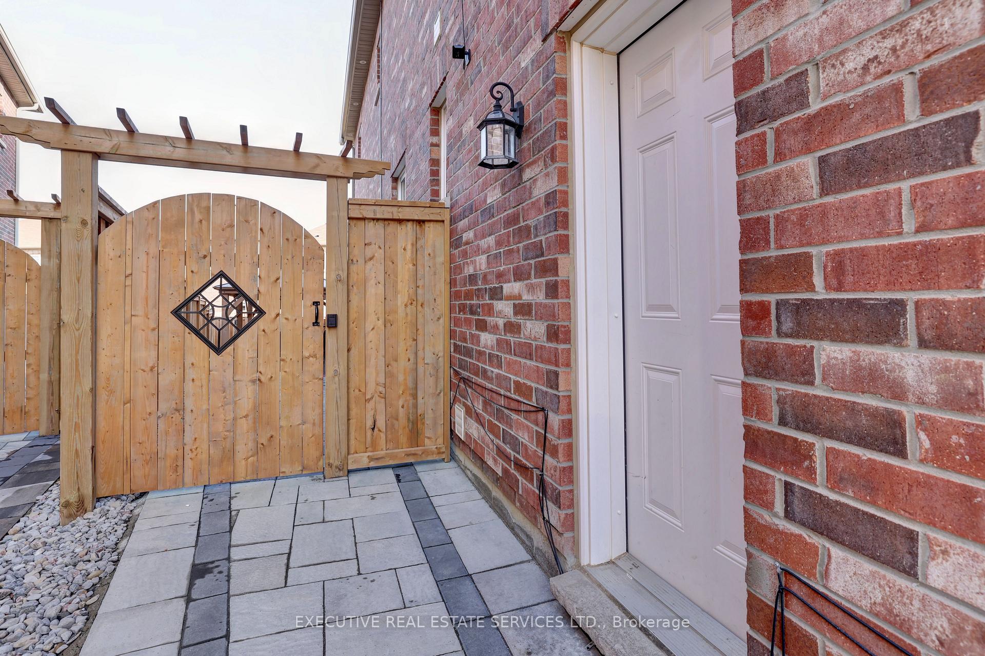 Photo 26 of 17 Iguana Trail, Brampton, Northwest Brampton — HOMEH