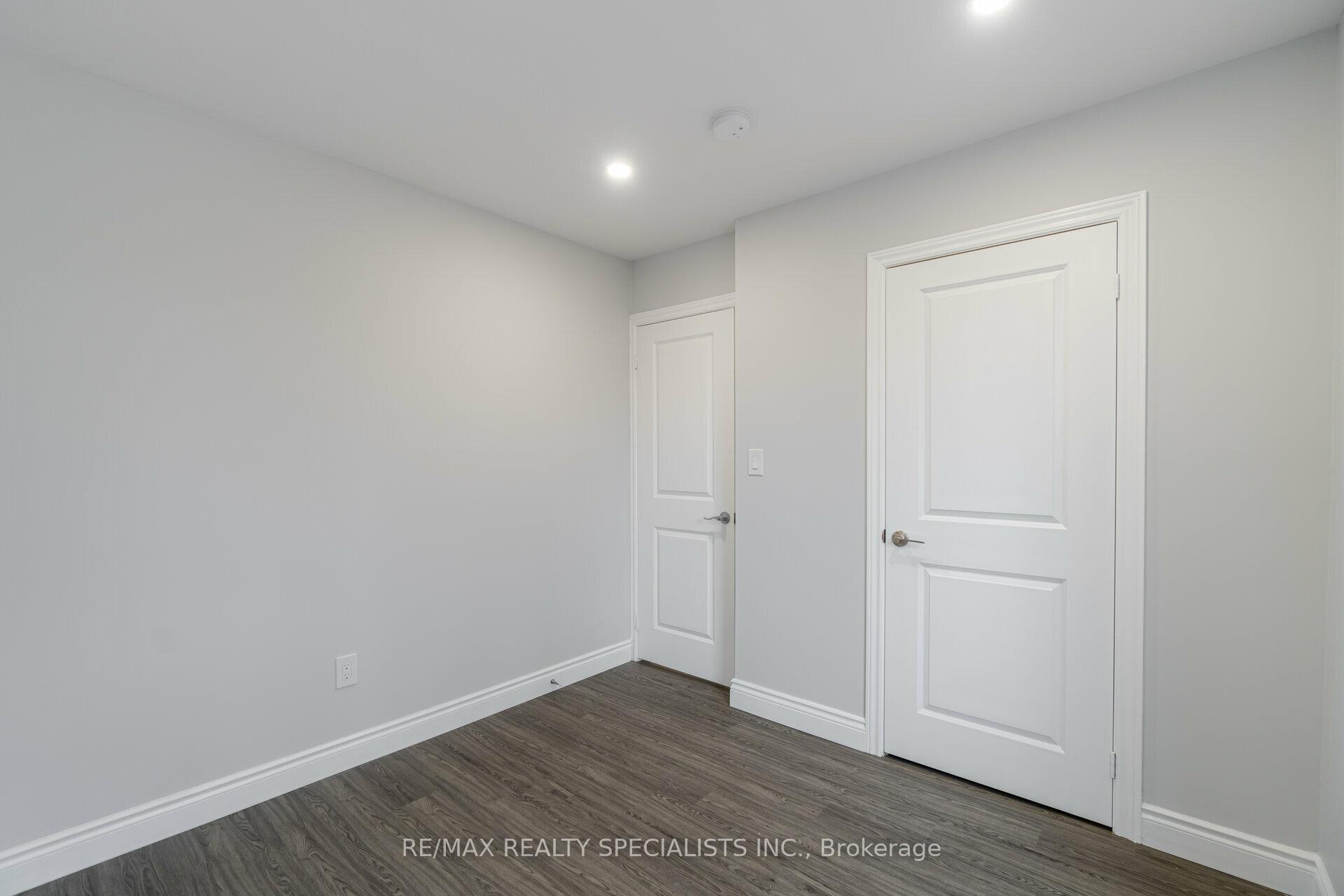Photo 14 of Unit 2, 9 Frances Avenue, Hamilton, Lakeshore — HOMEH