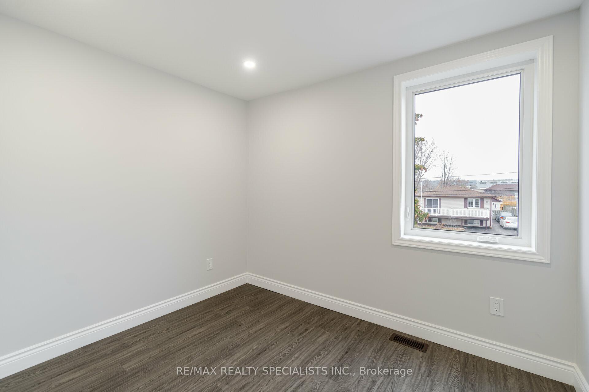 Photo 15 of Unit 2, 9 Frances Avenue, Hamilton, Lakeshore — HOMEH