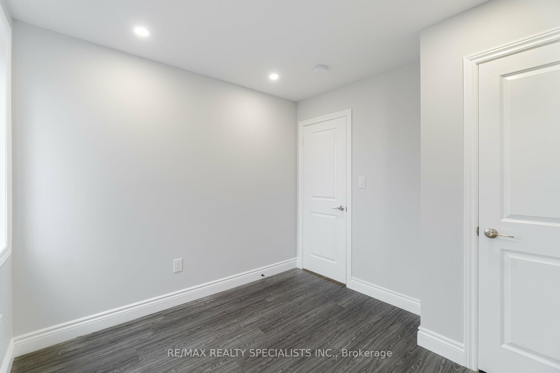 Photo 16 of Unit 2, 9 Frances Avenue, Hamilton, Lakeshore — HOMEH