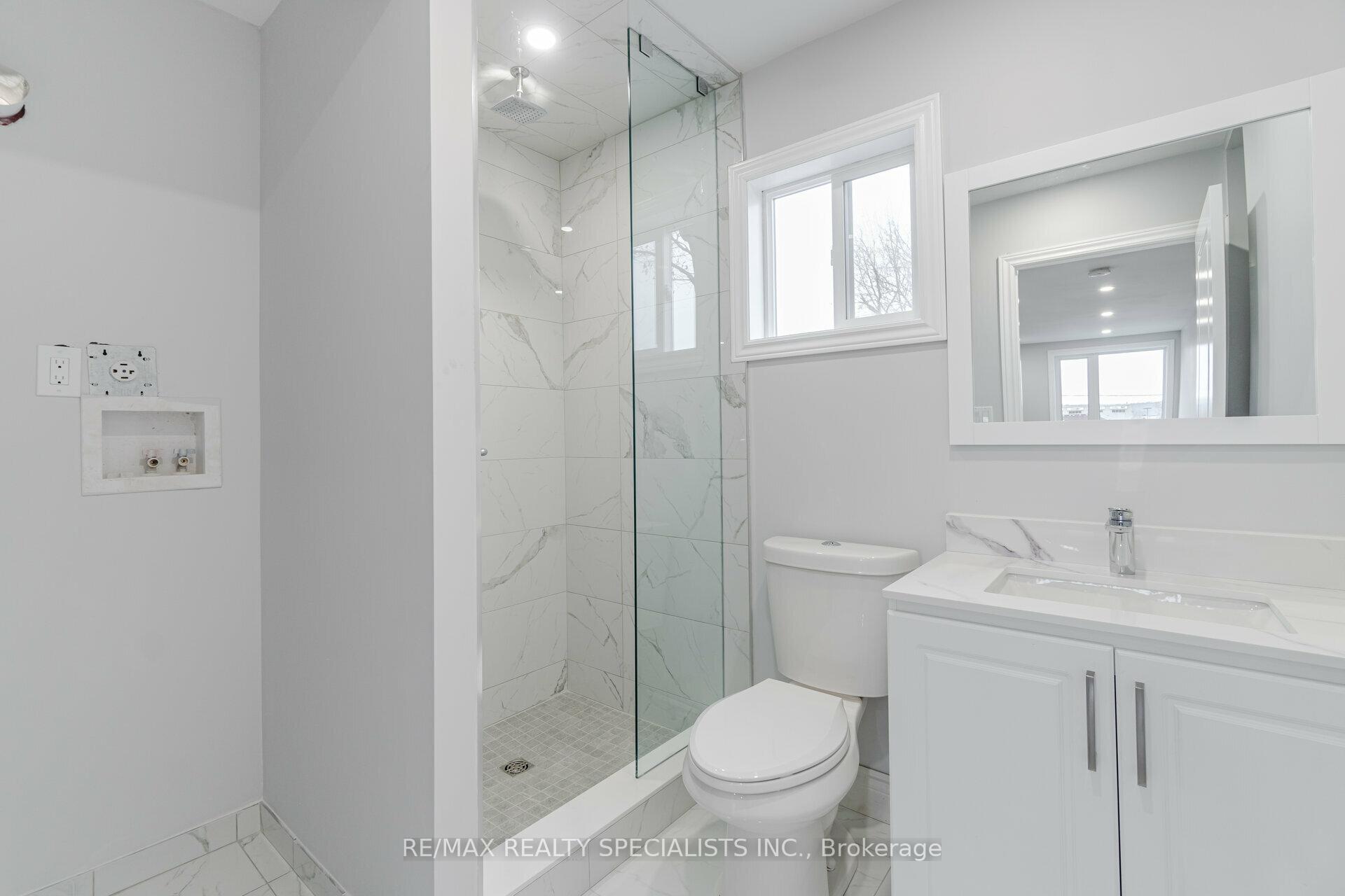 Photo 17 of Unit 2, 9 Frances Avenue, Hamilton, Lakeshore — HOMEH