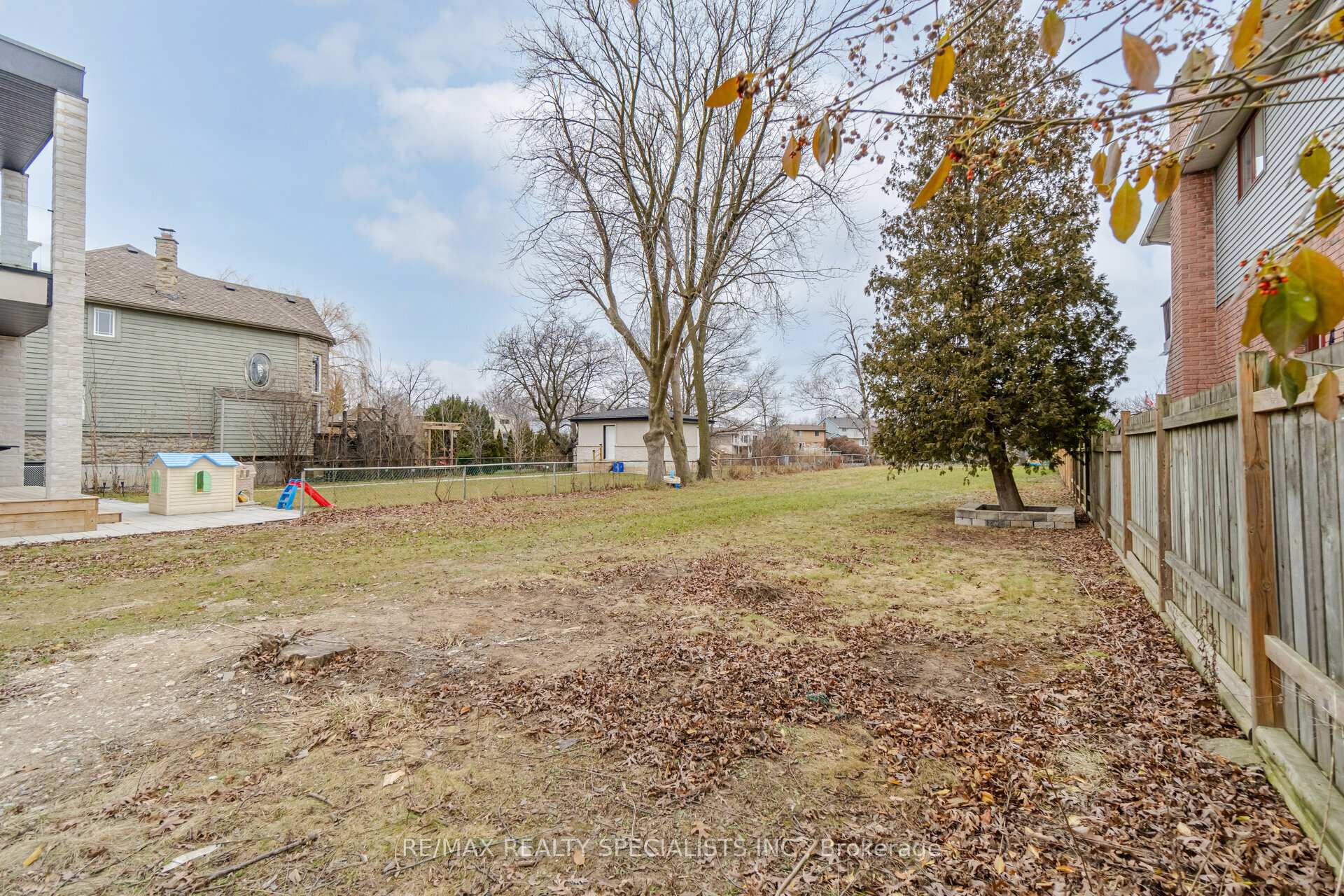 Photo 22 of Unit 2, 9 Frances Avenue, Hamilton, Lakeshore — HOMEH