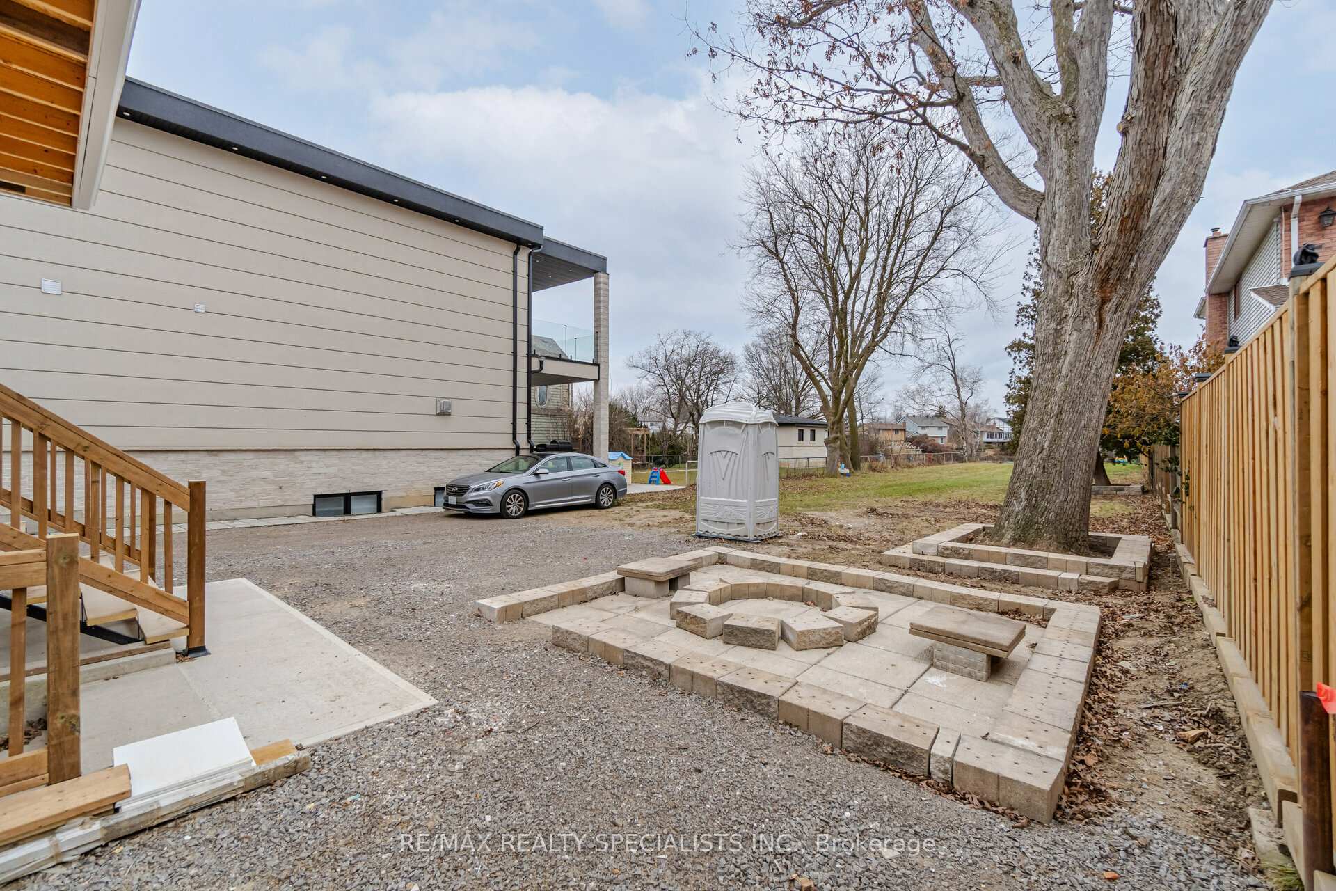 Photo 21 of Unit 2, 9 Frances Avenue, Hamilton, Lakeshore — HOMEH