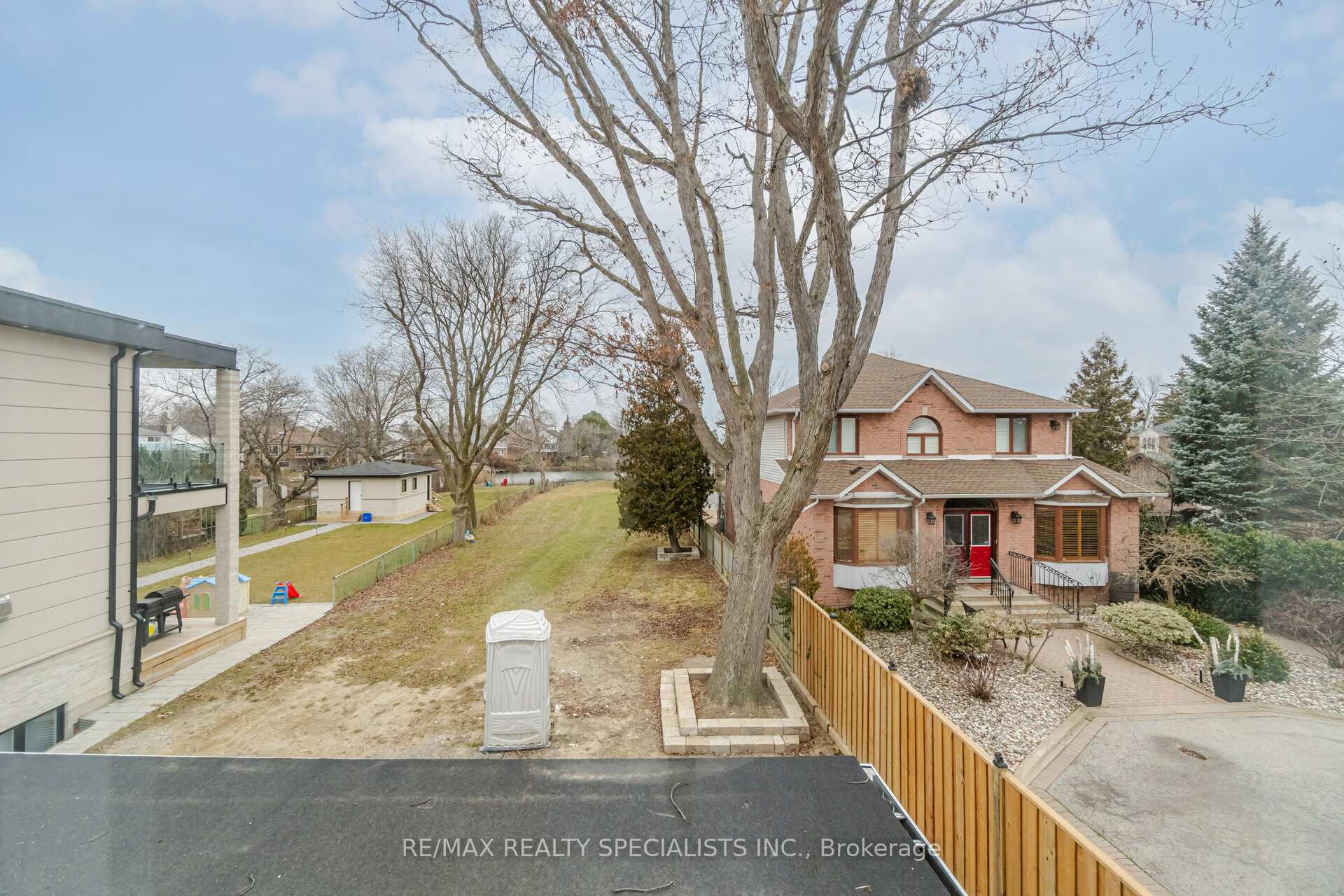 Photo 19 of Unit 2, 9 Frances Avenue, Hamilton, Lakeshore — HOMEH