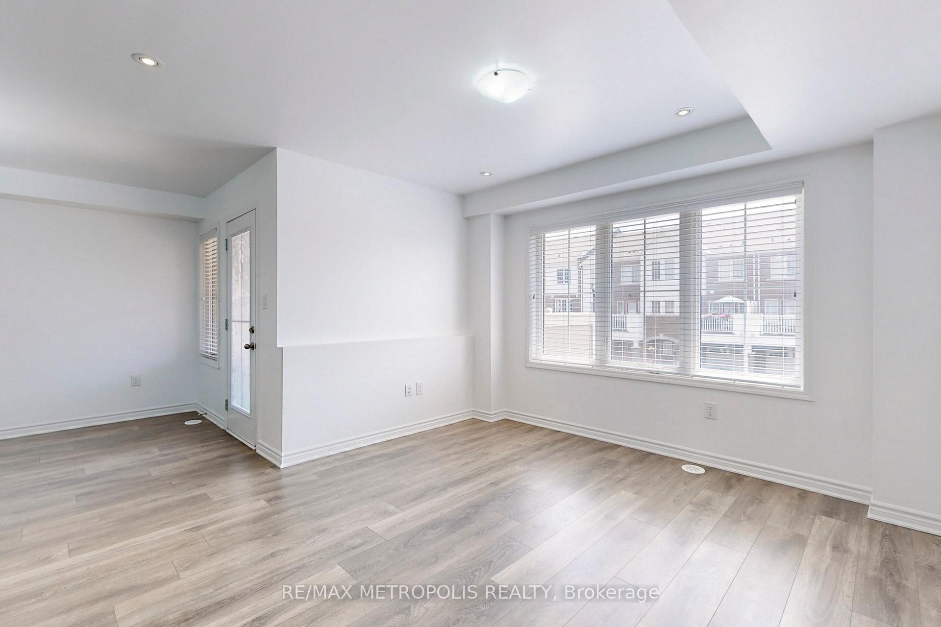 Photo 4 of 1054 Clipper Lane, Pickering, Rural Pickering — HOMEH