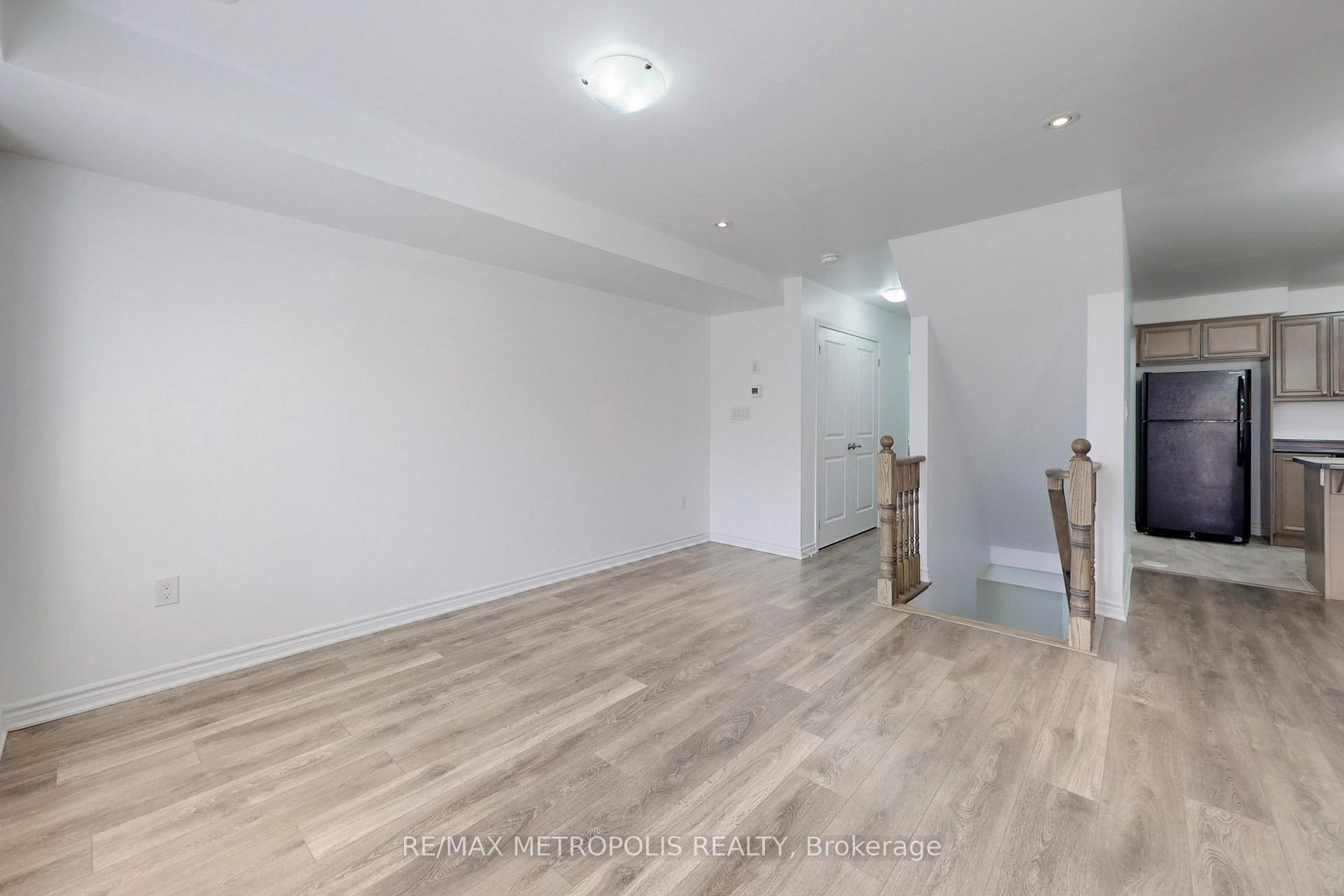 Photo 3 of 1054 Clipper Lane, Pickering, Rural Pickering — HOMEH