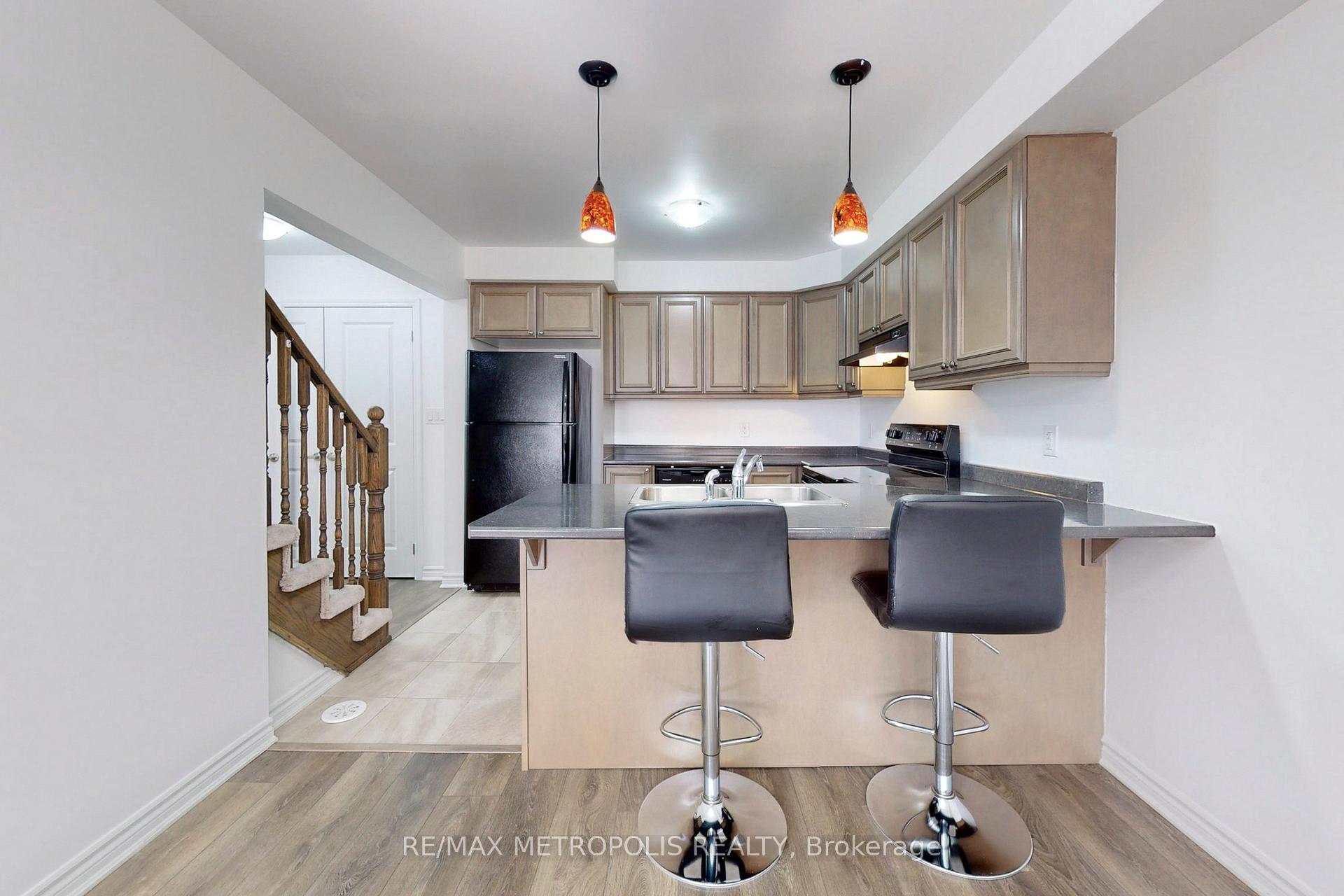 Photo 5 of 1054 Clipper Lane, Pickering, Rural Pickering — HOMEH